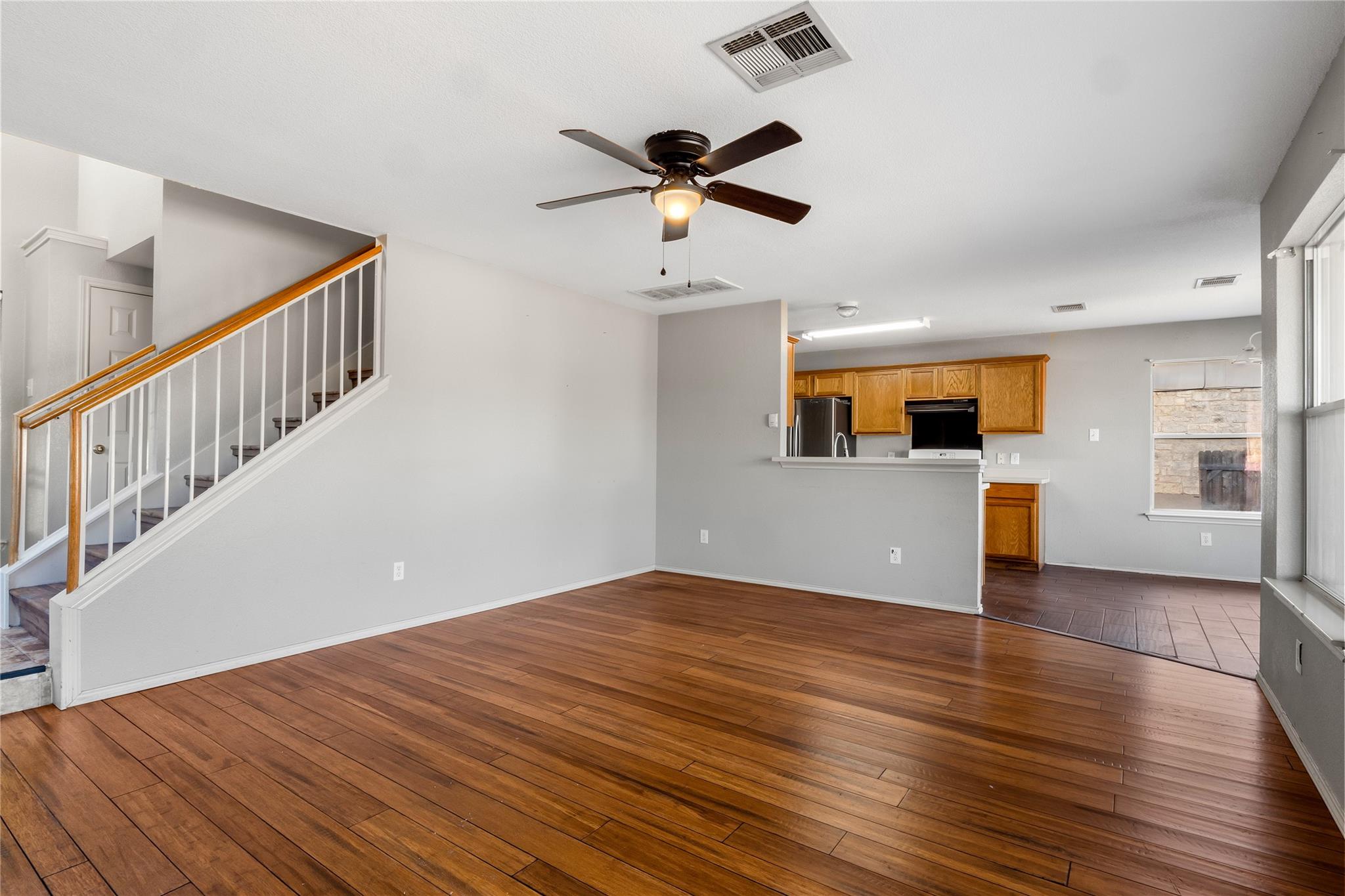 1103 Whitley Dr, Leander, TX 78641