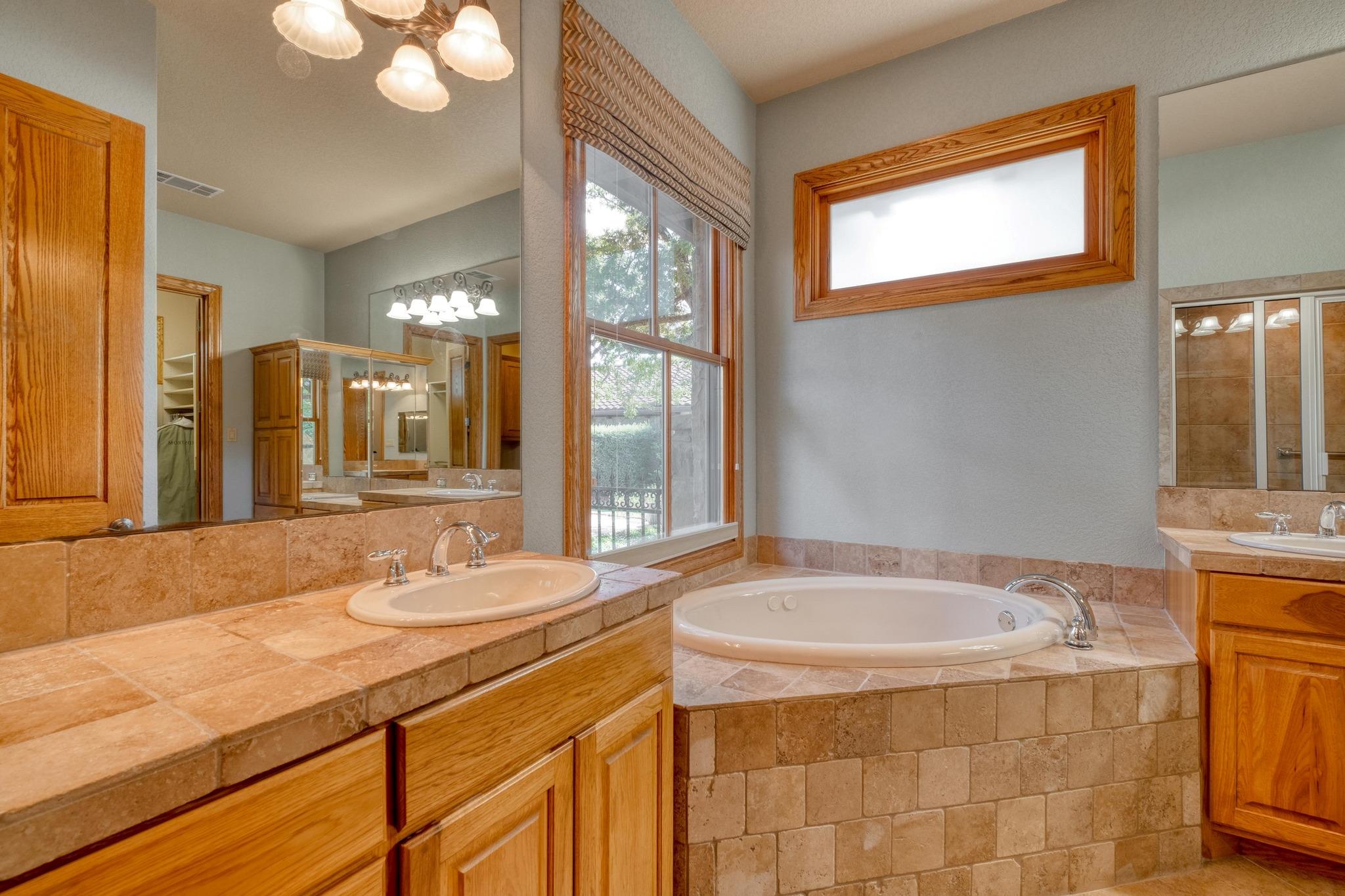 205 Flint Ridge Trl, Georgetown, TX 78628