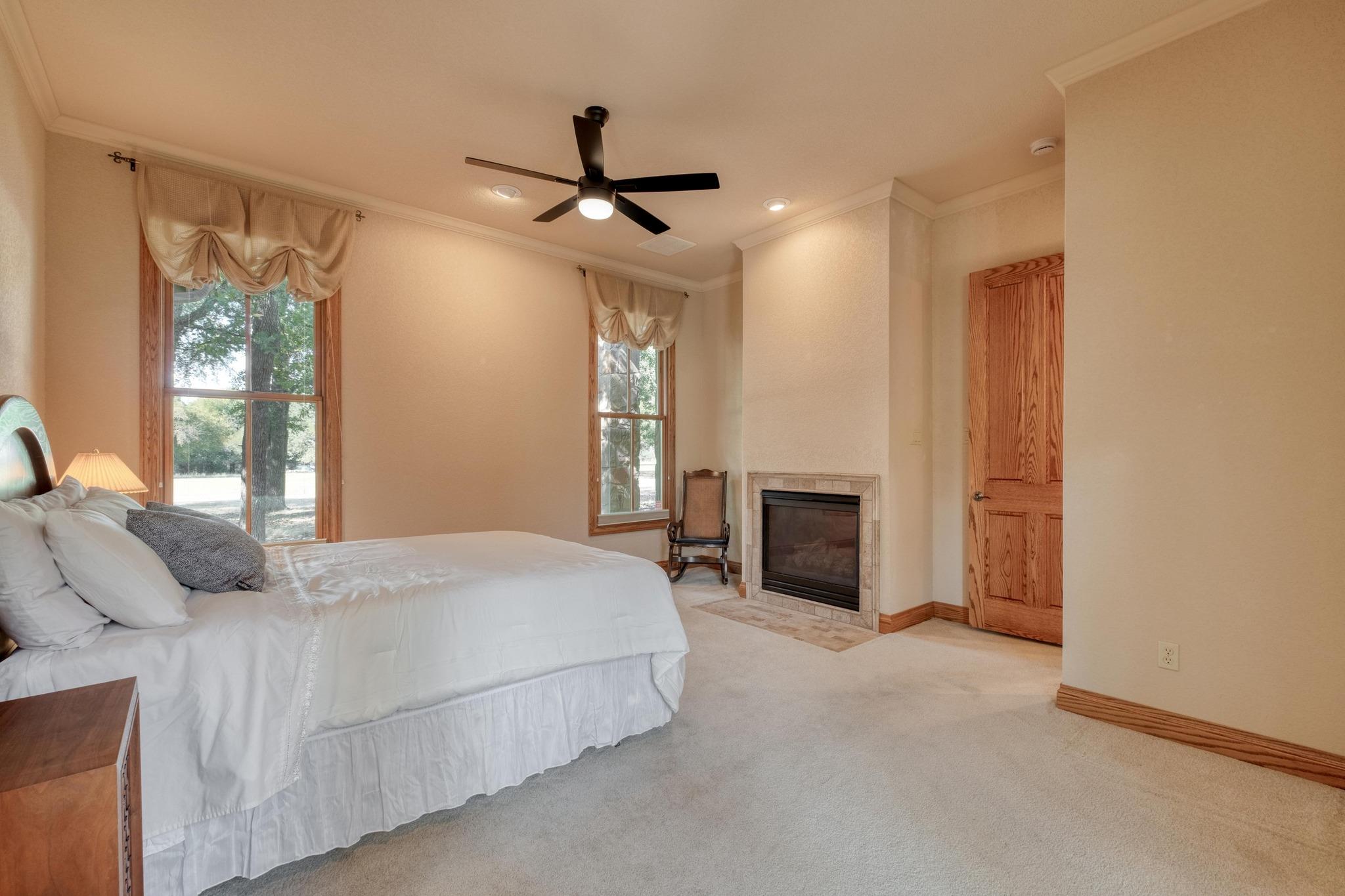 205 Flint Ridge Trl, Georgetown, TX 78628