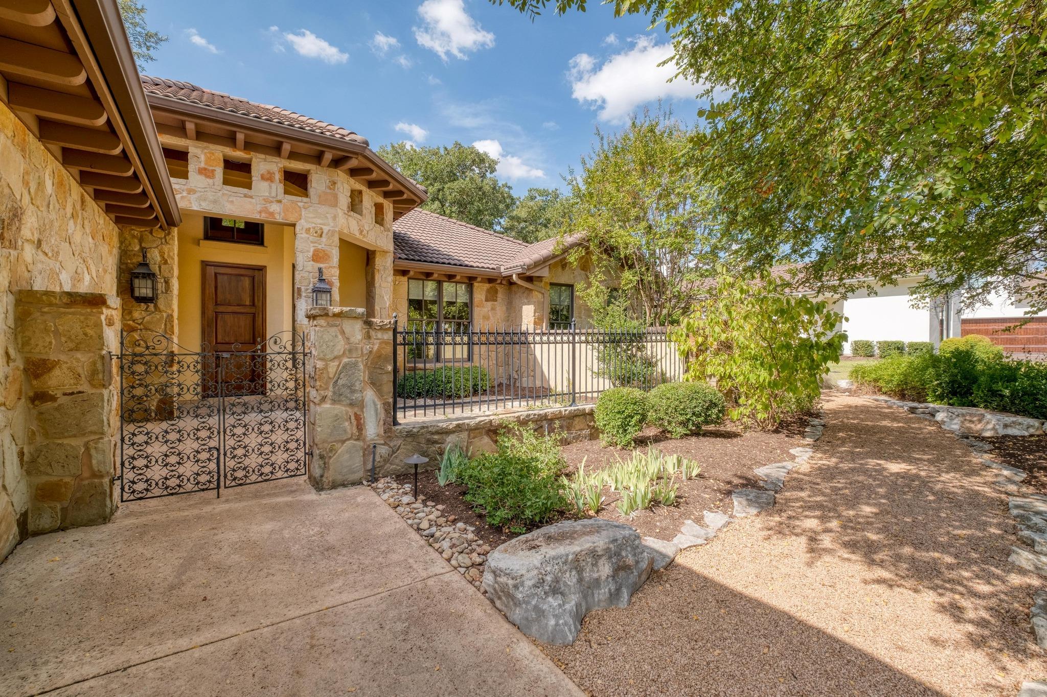 205 Flint Ridge Trl, Georgetown, TX 78628