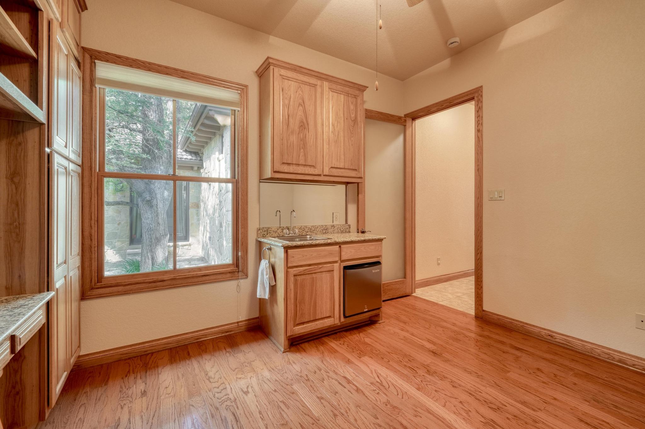 205 Flint Ridge Trl, Georgetown, TX 78628