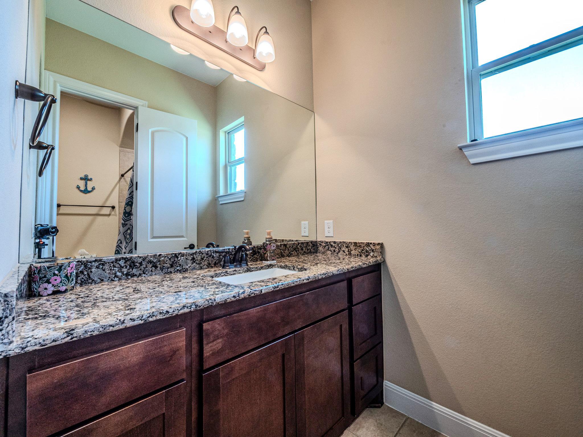 108 Buffalo Speedway, Liberty Hill, TX 78642