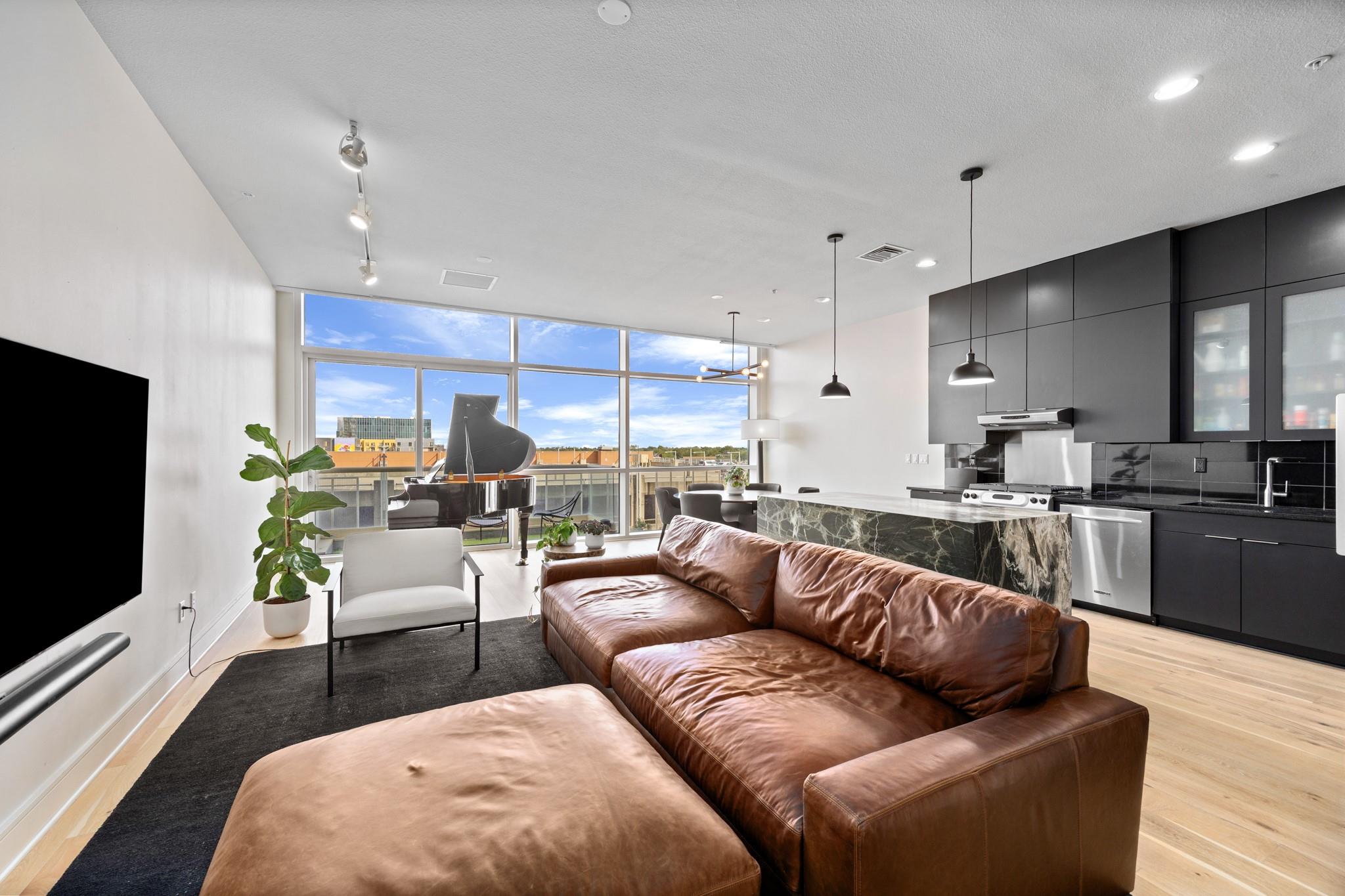 555 E 5th St # 521, Austin, TX 78701