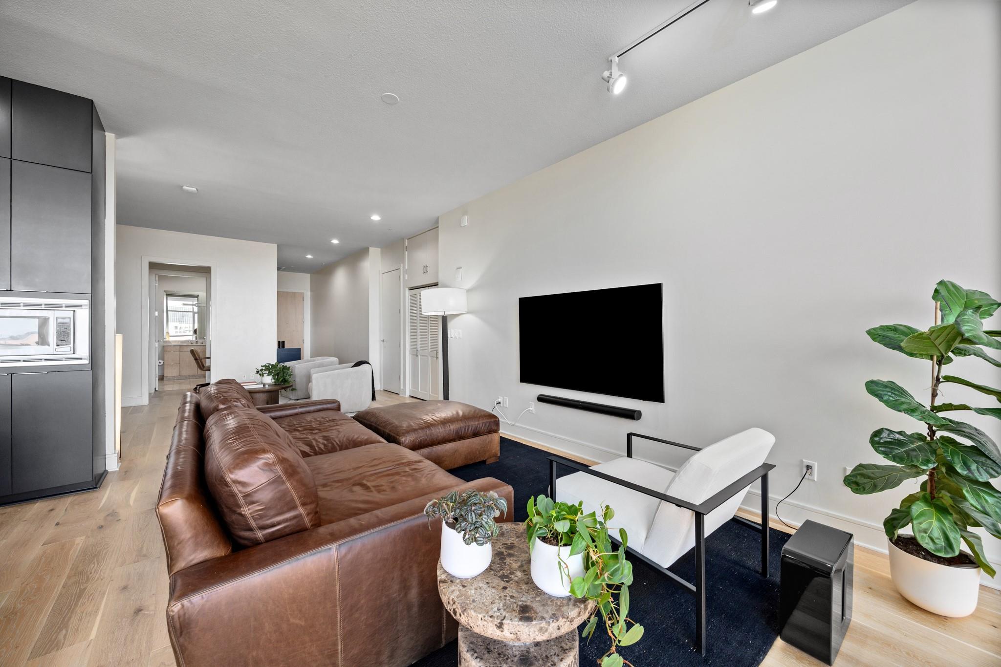 555 E 5th St # 521, Austin, TX 78701