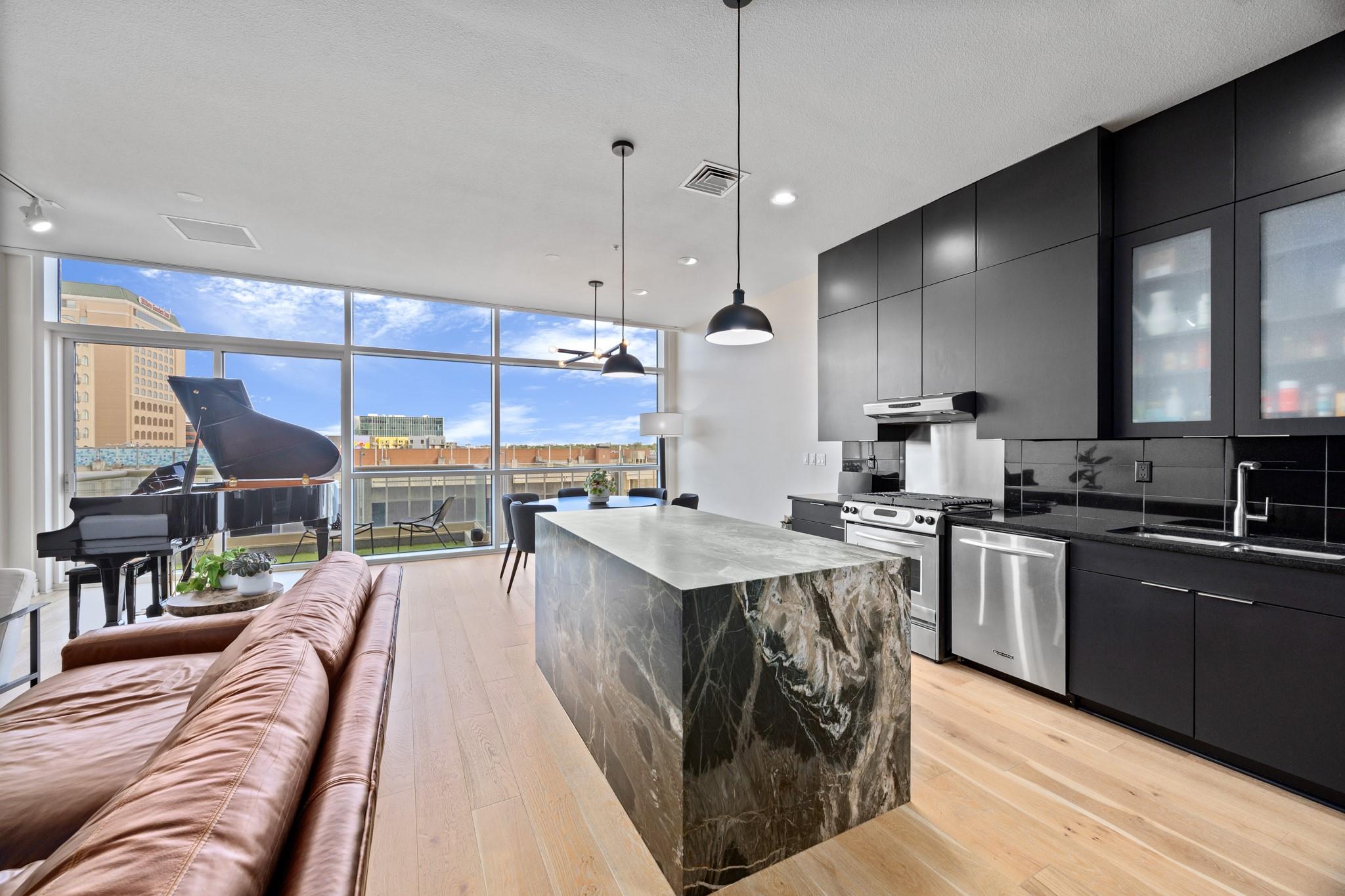 555 E 5th St # 521, Austin, TX 78701