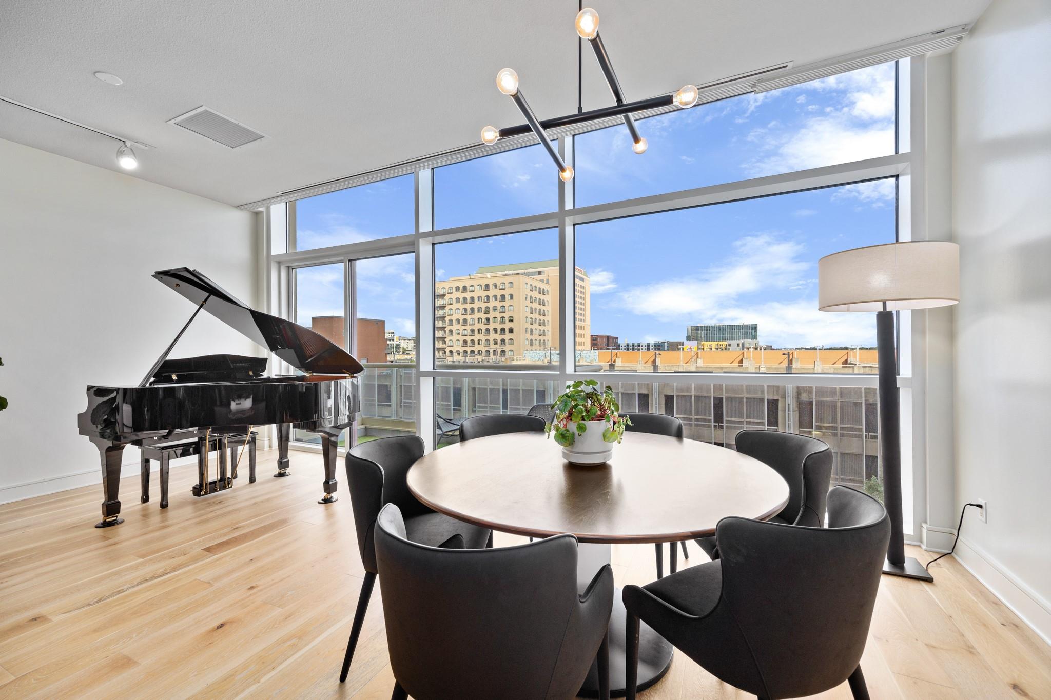 555 E 5th St # 521, Austin, TX 78701