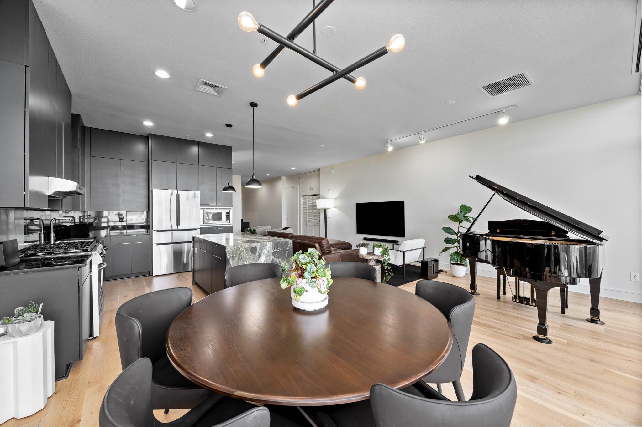 555 E 5th St # 521, Austin, TX 78701