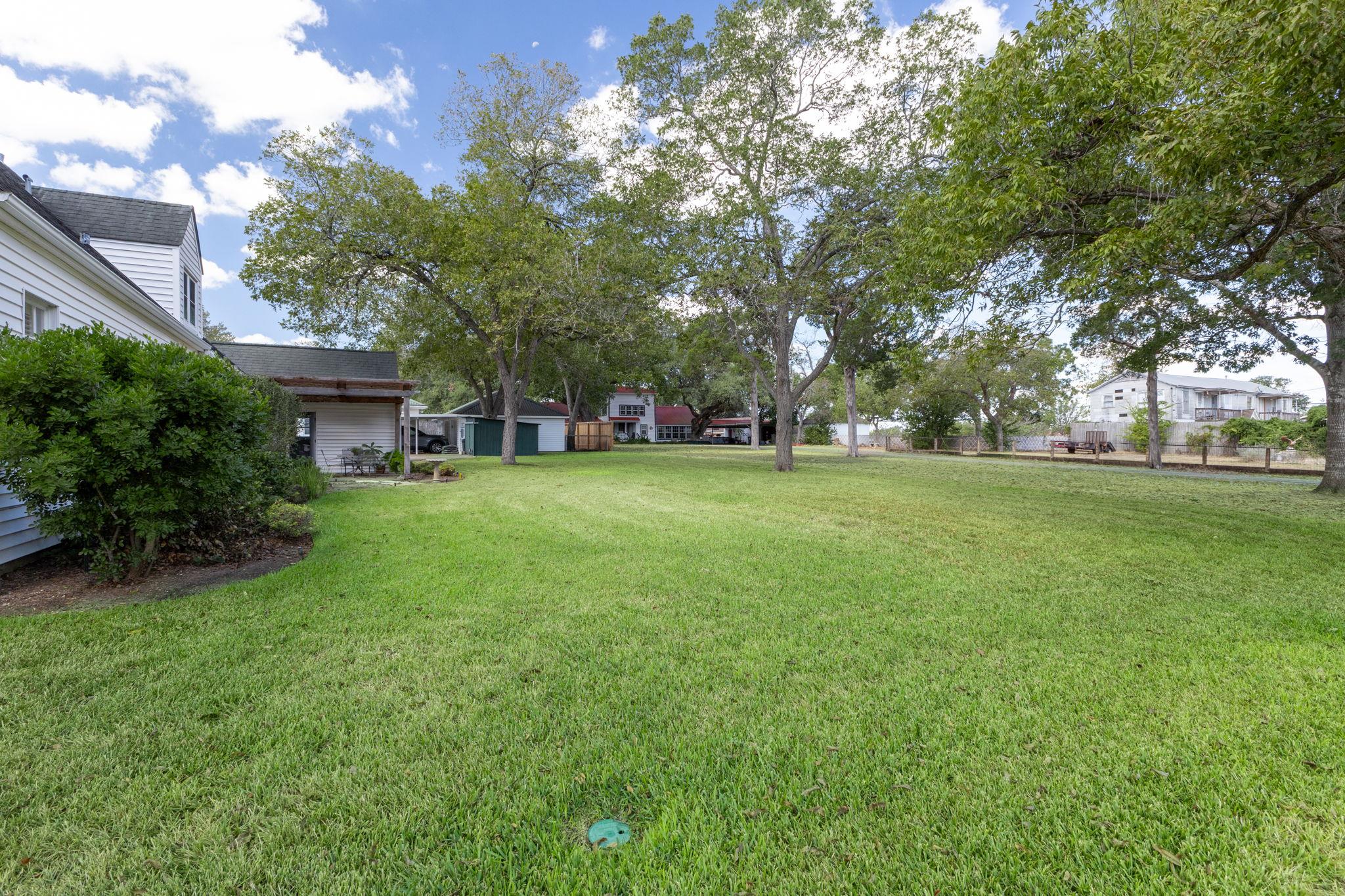 901 Anderson St, Schulenburg, TX 78956