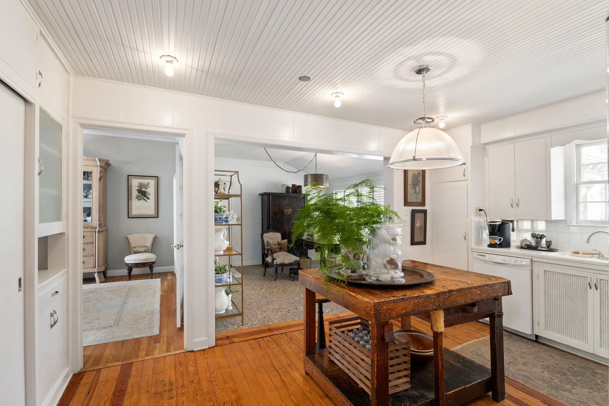 901 Anderson St, Schulenburg, TX 78956