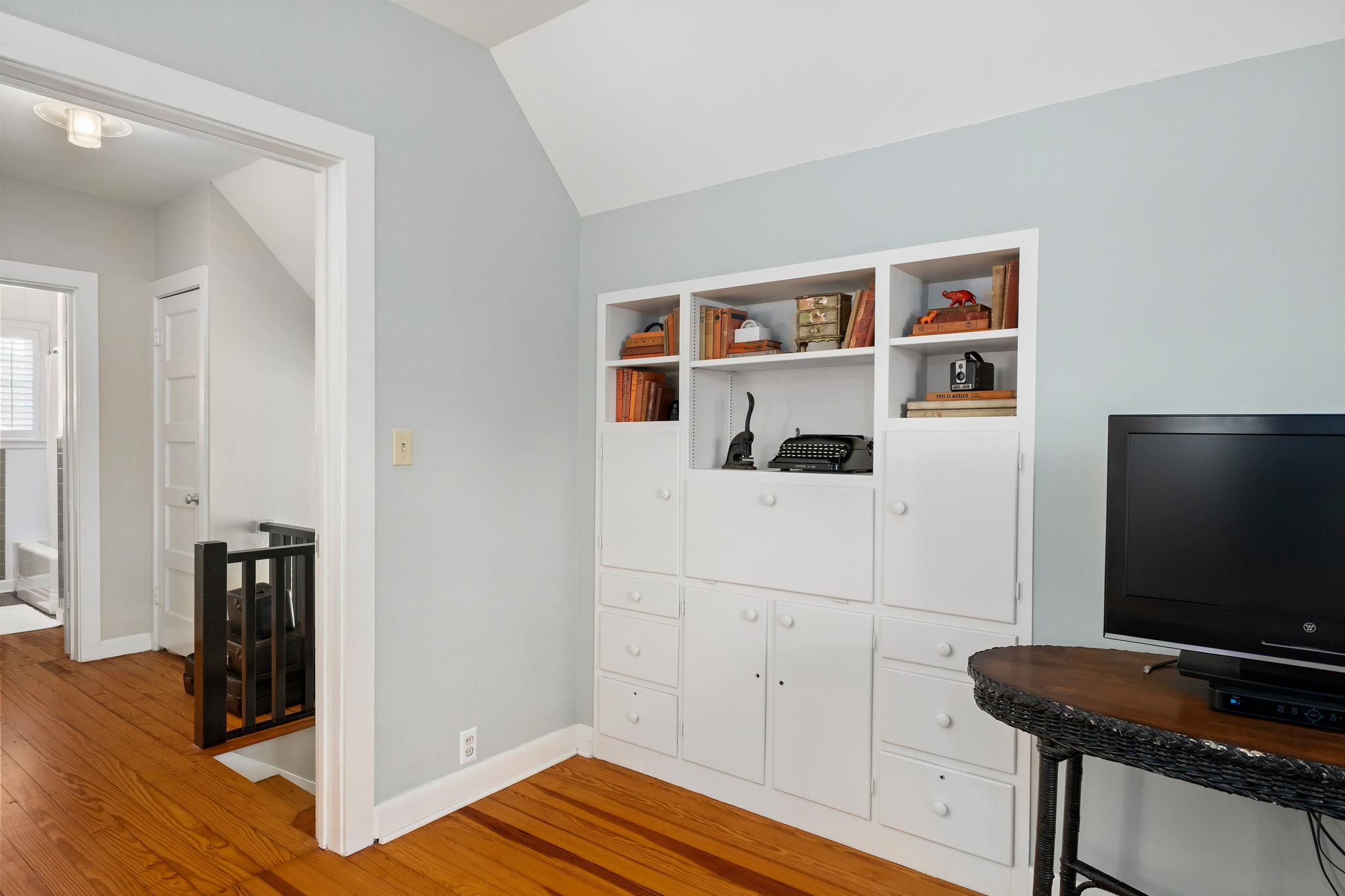 901 Anderson St, Schulenburg, TX 78956