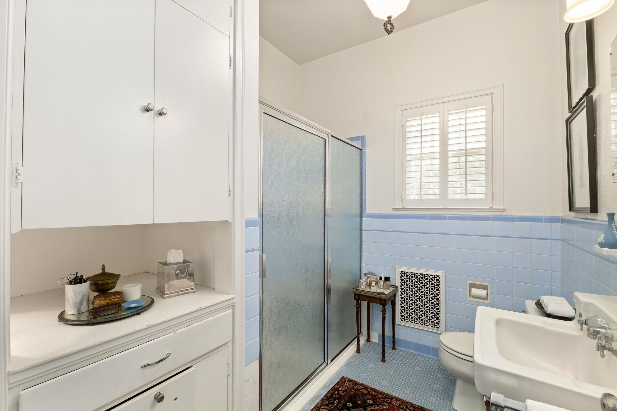 901 Anderson St, Schulenburg, TX 78956