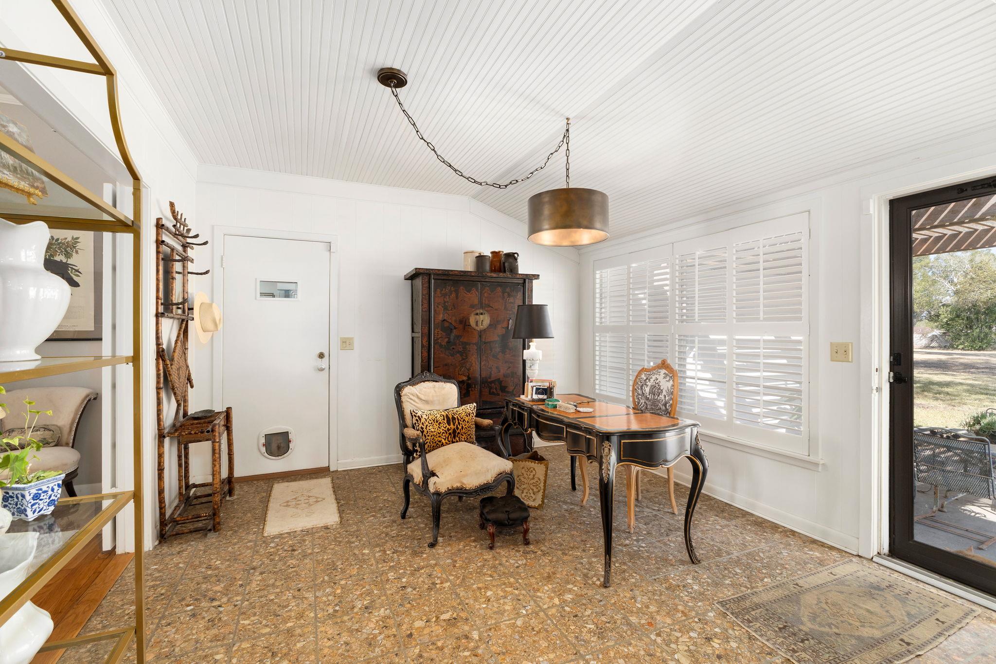 901 Anderson St, Schulenburg, TX 78956