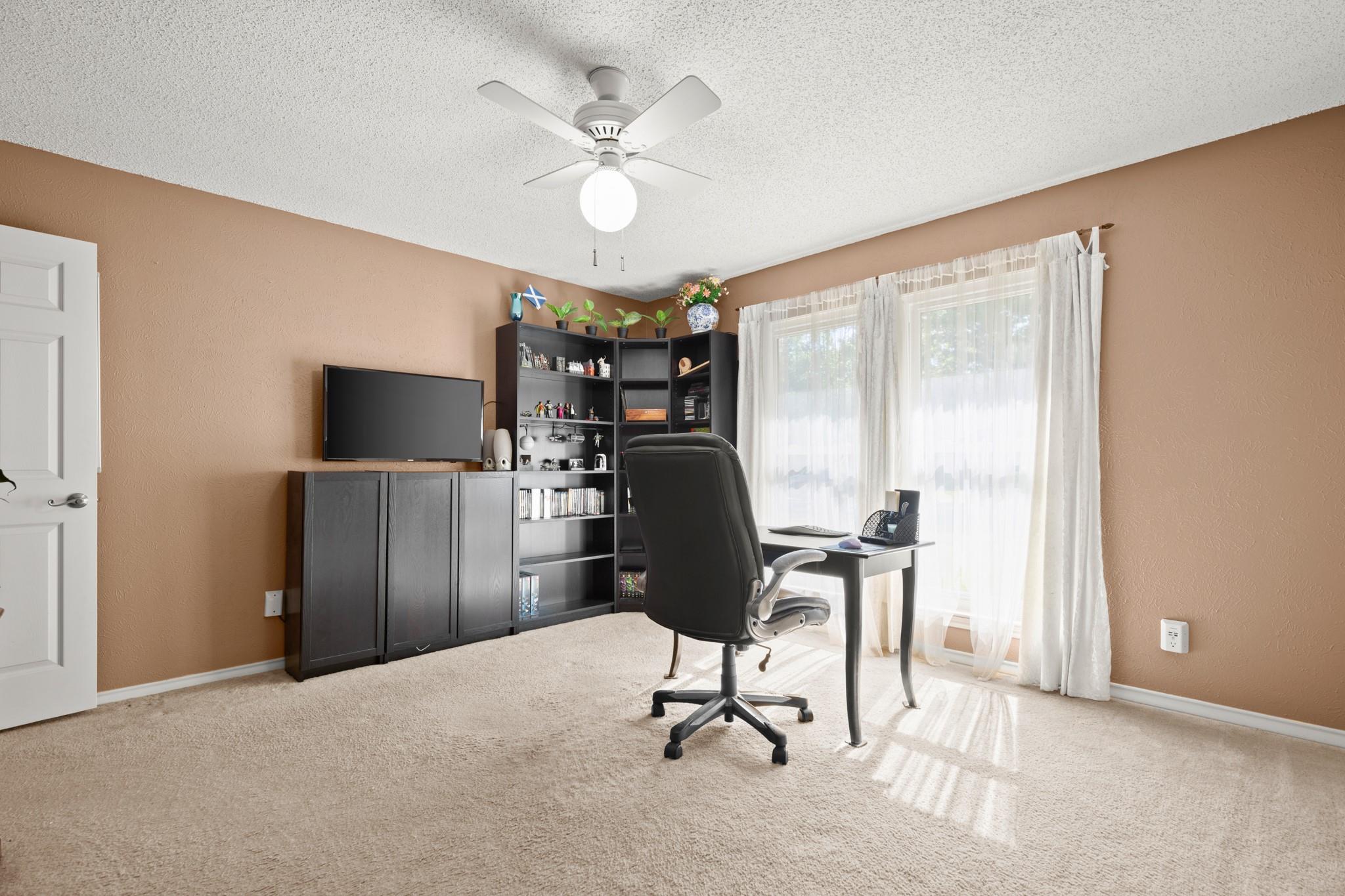 10710 Pinehurst Dr, Austin, TX 78747