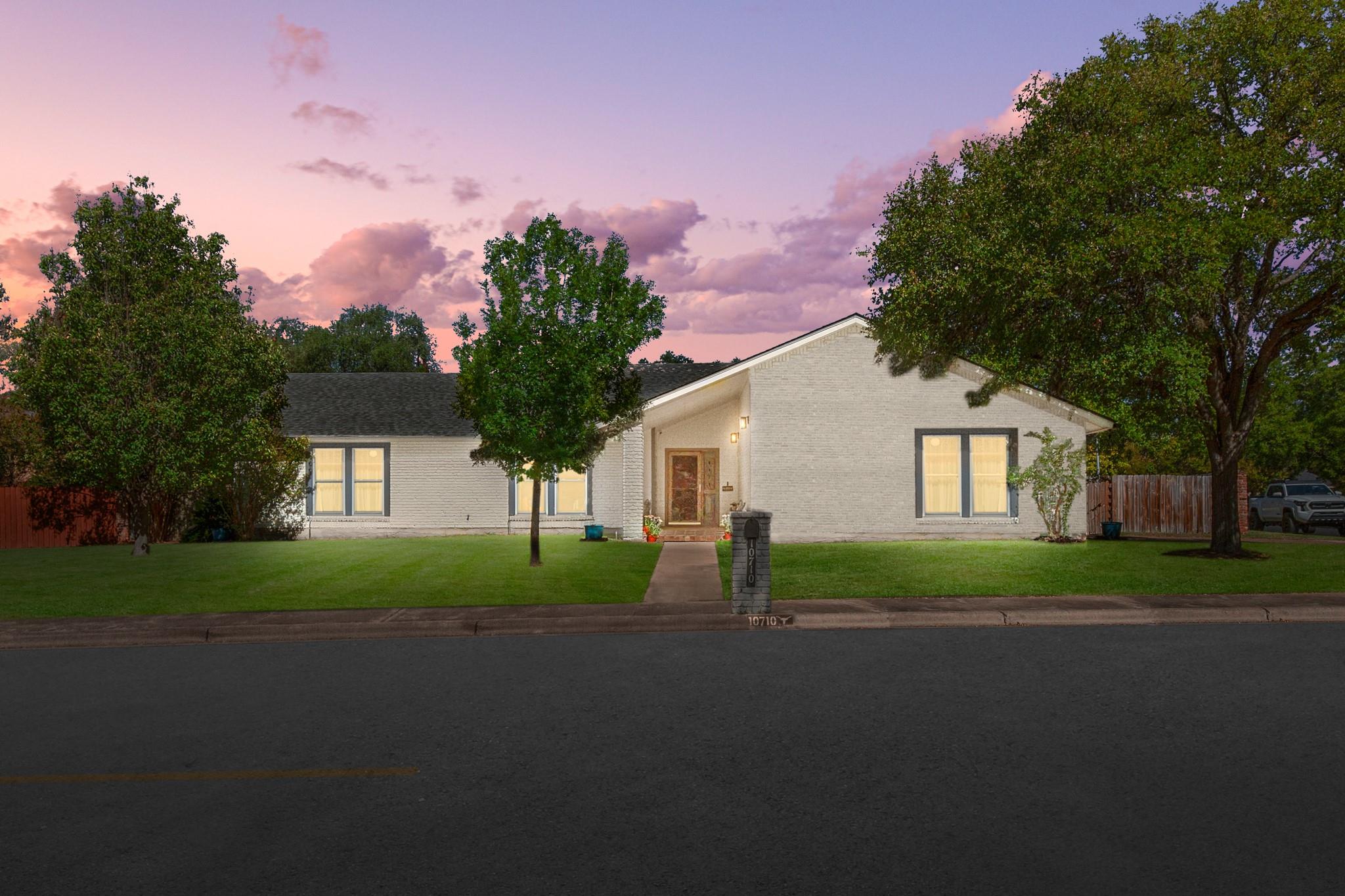 10710 Pinehurst Dr, Austin, TX 78747