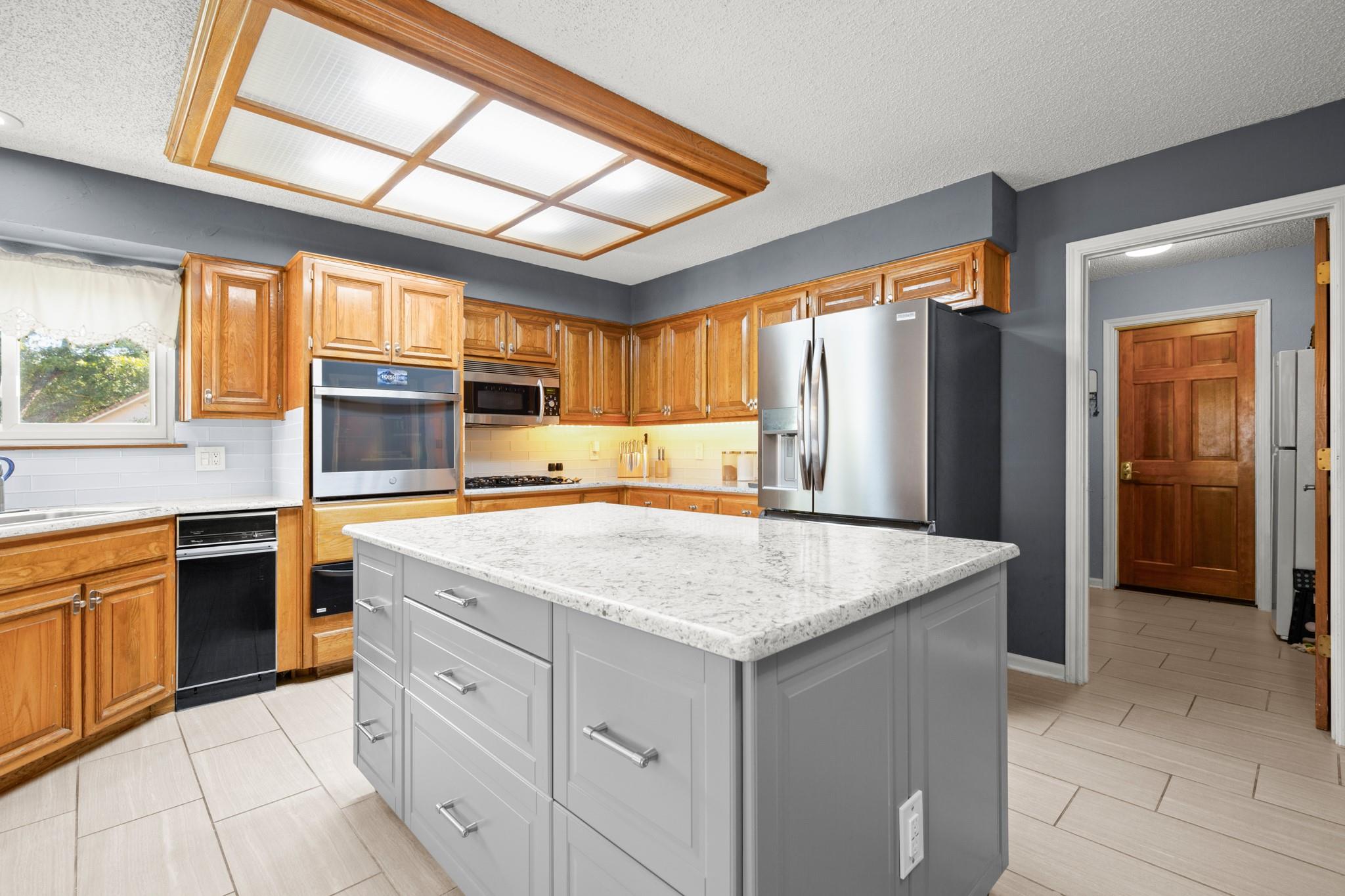 10710 Pinehurst Dr, Austin, TX 78747