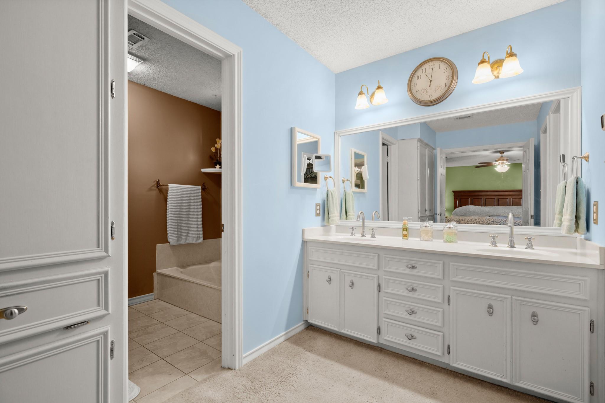 10710 Pinehurst Dr, Austin, TX 78747