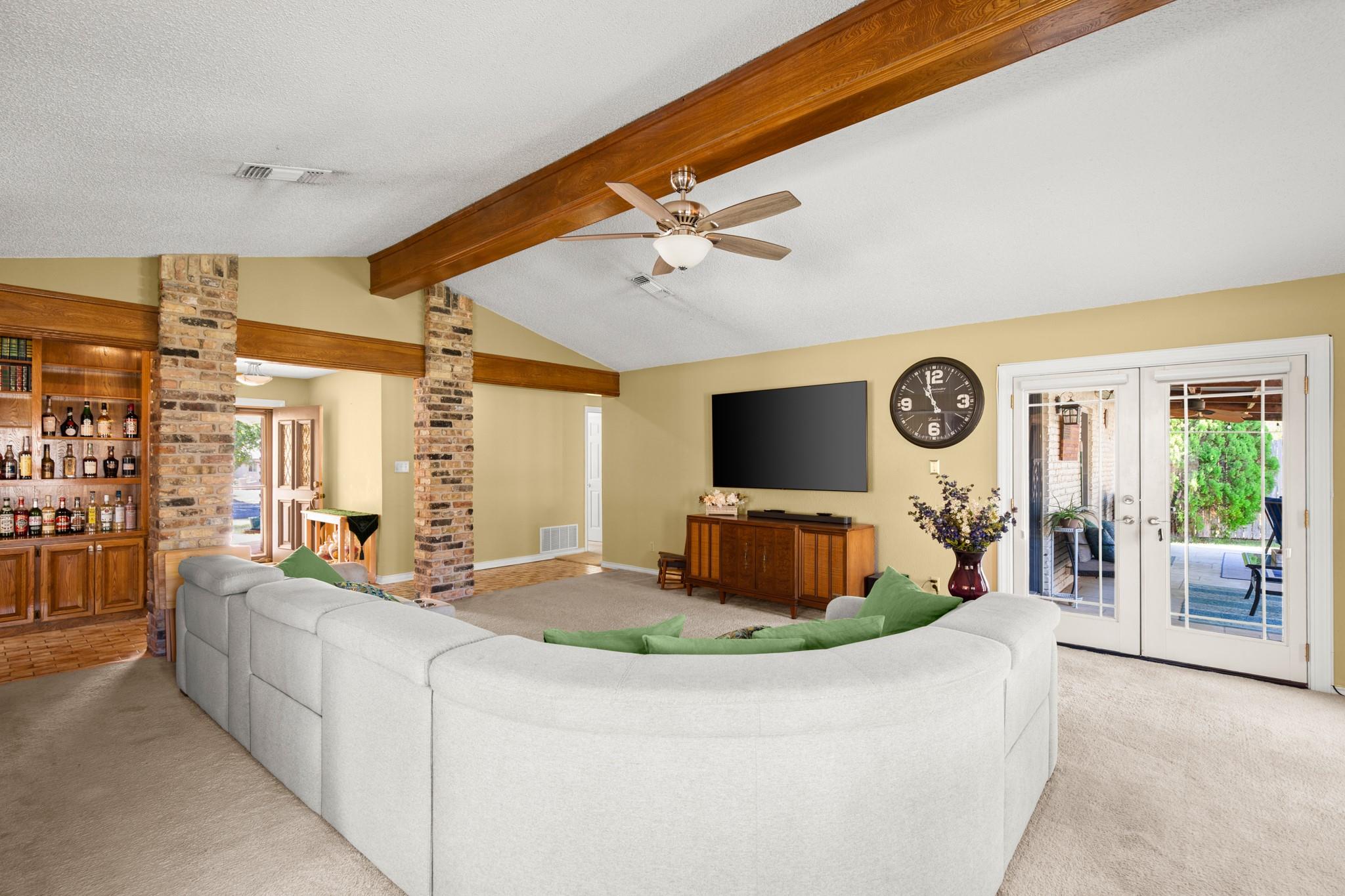 10710 Pinehurst Dr, Austin, TX 78747