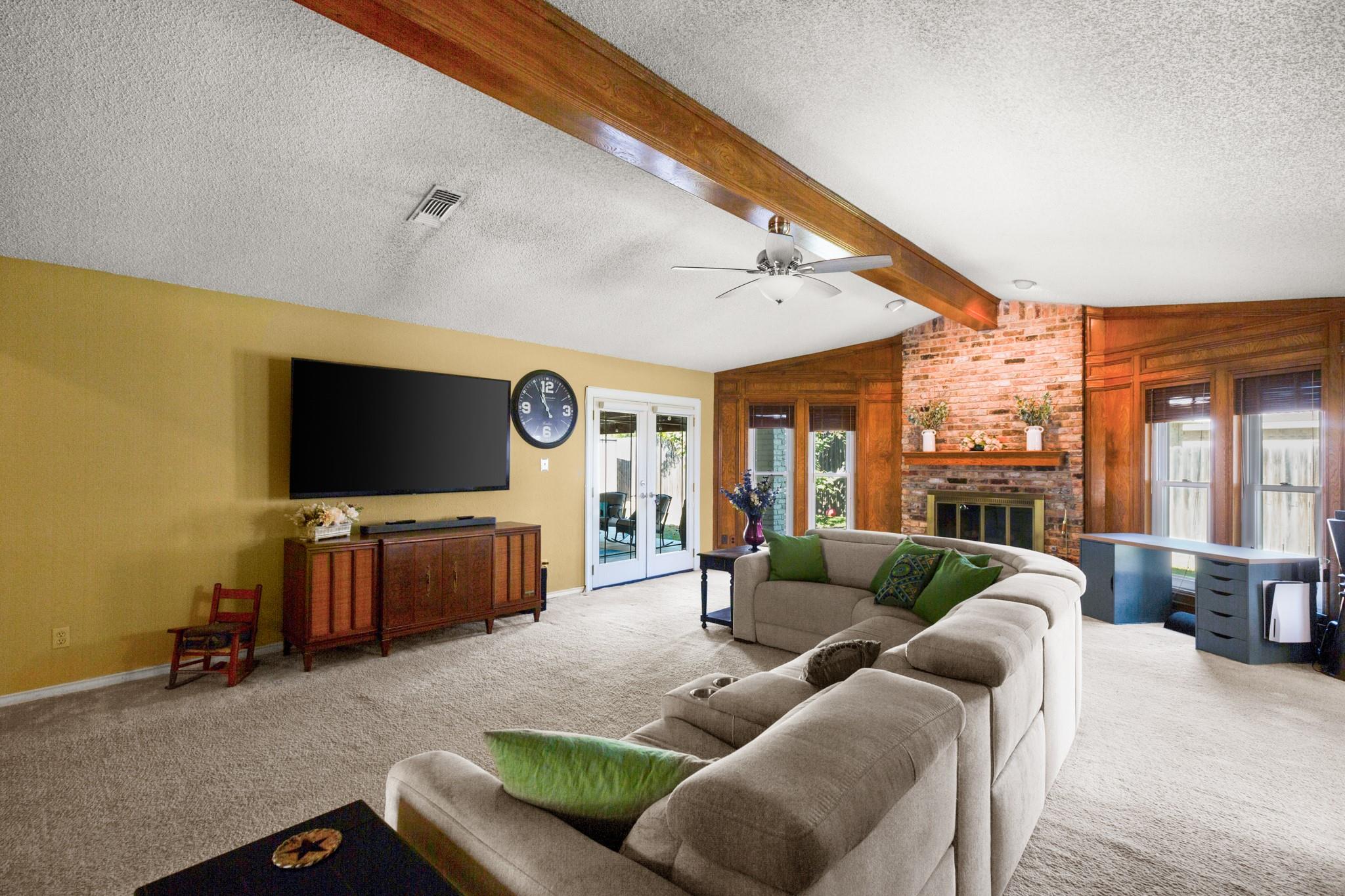 10710 Pinehurst Dr, Austin, TX 78747