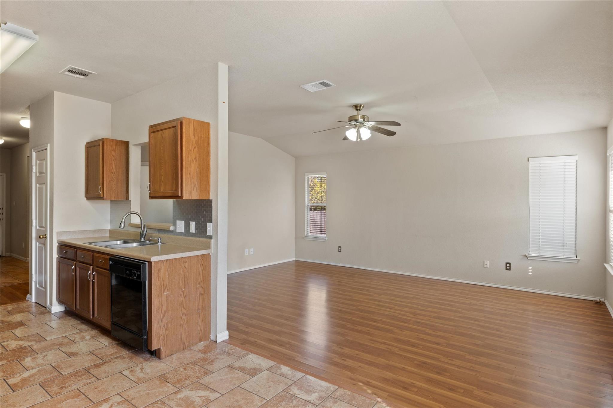 203 Altamont St, Hutto, TX 78634