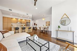 1322 E 12th St # 404, Austin, TX 78702