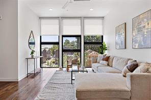 1322 E 12th St # 404, Austin, TX 78702