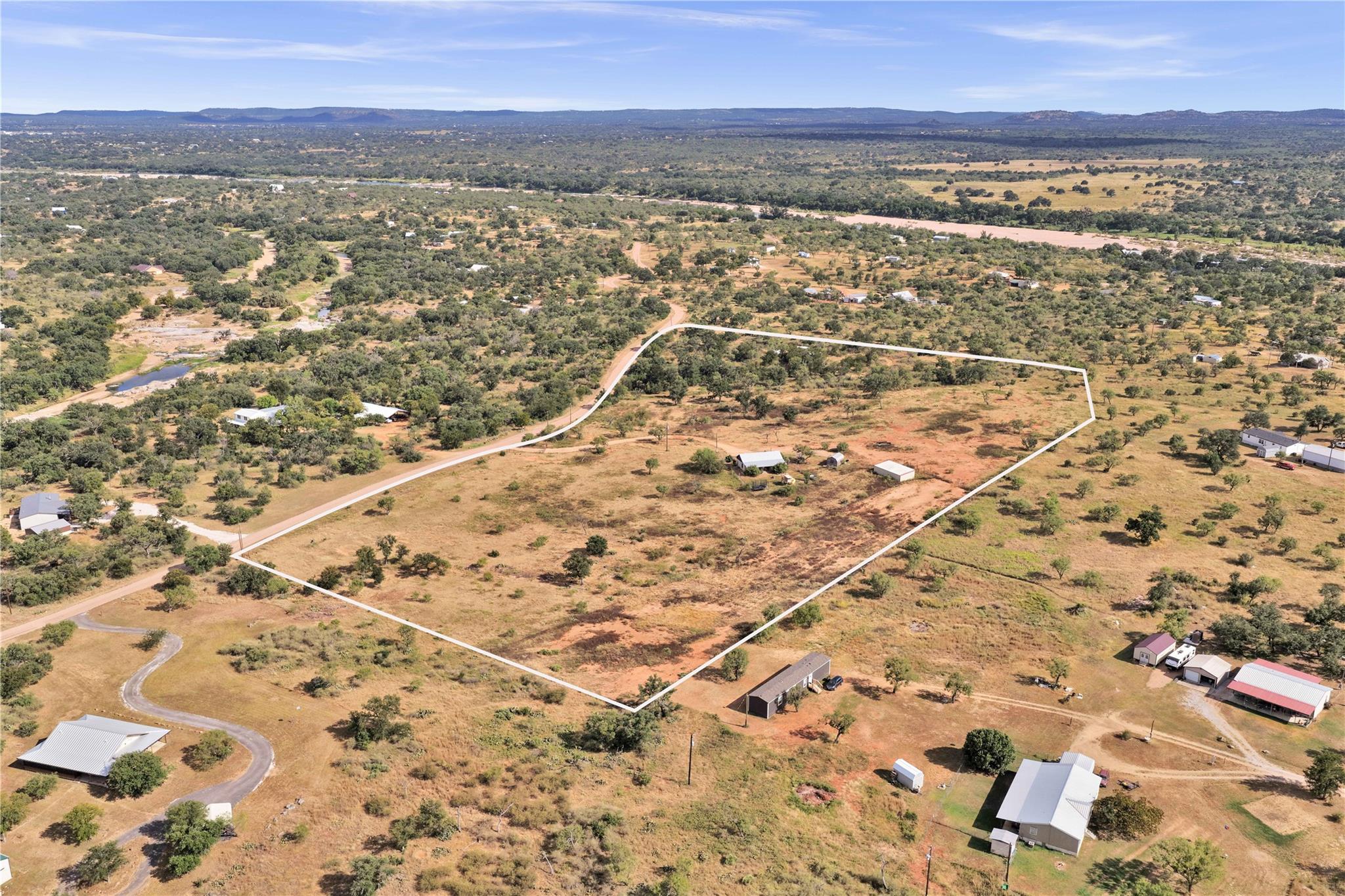 127 Offer Ln, Llano, TX 78643