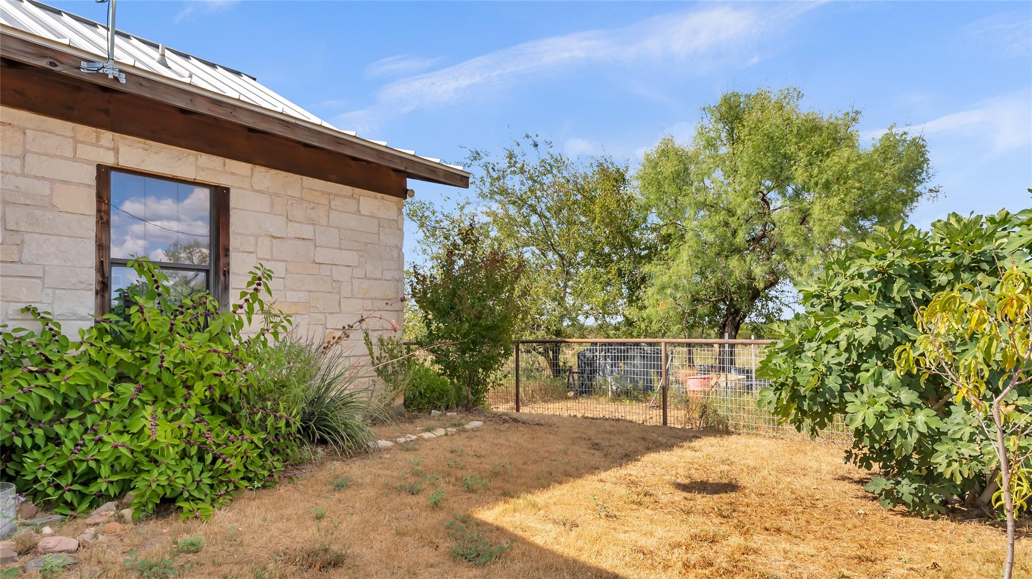 127 Offer Ln, Llano, TX 78643