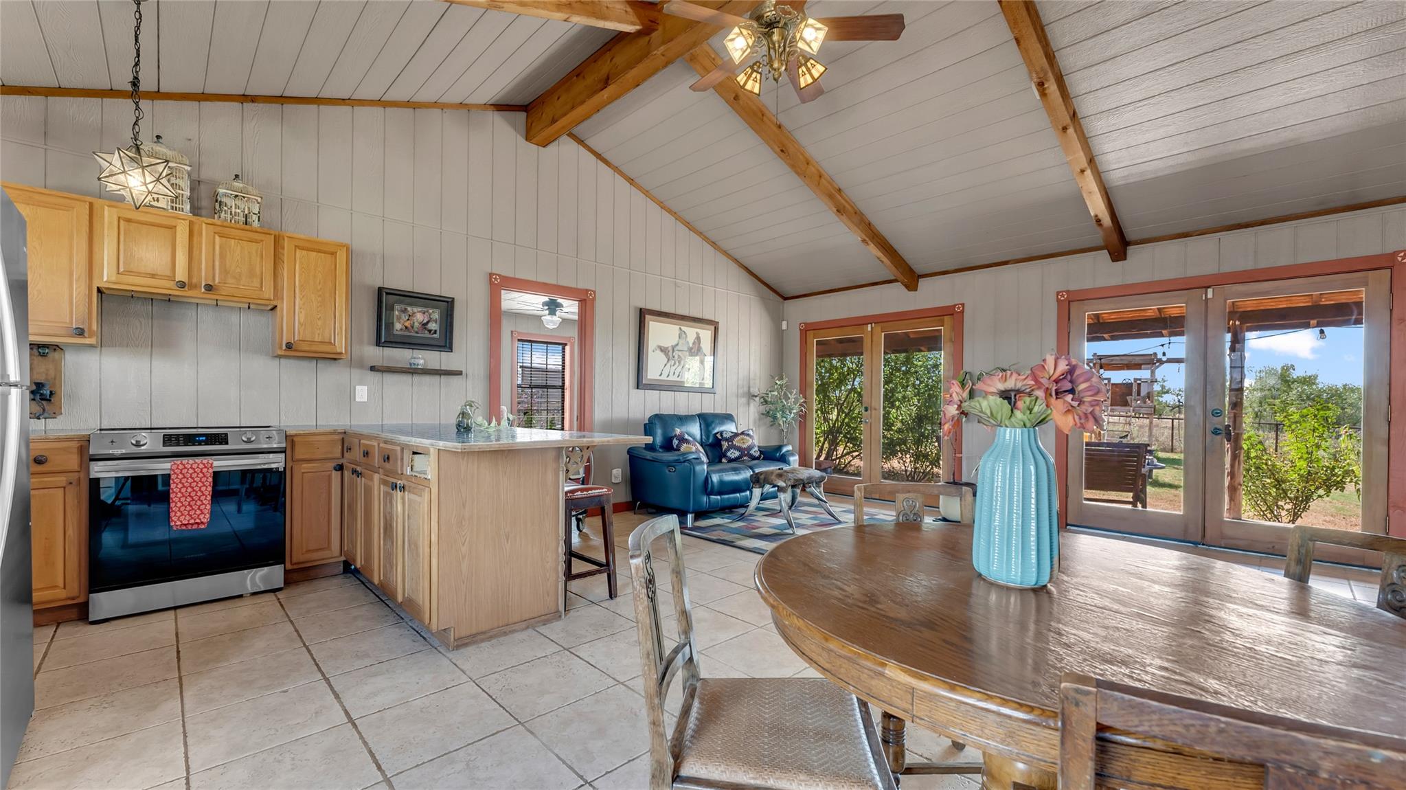 127 Offer Ln, Llano, TX 78643