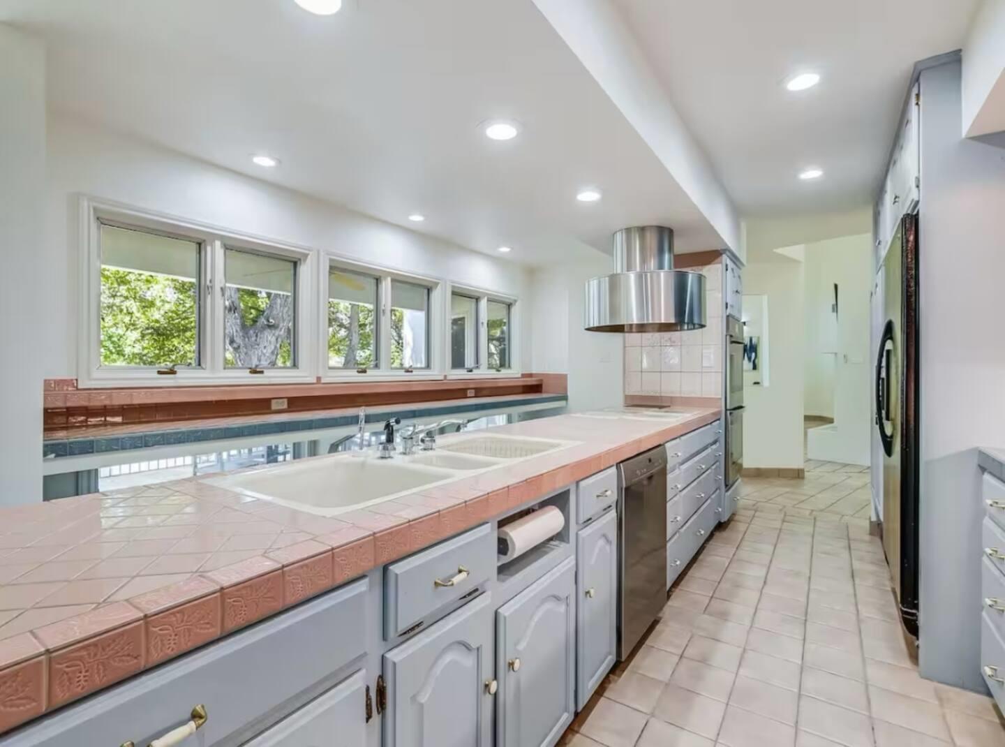 1263 Terminal Loop Rd, McQueeney, TX 78123