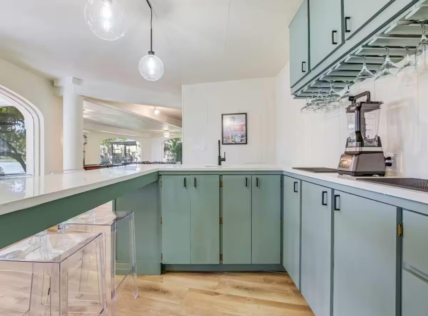 1263 Terminal Loop Rd, McQueeney, TX 78123