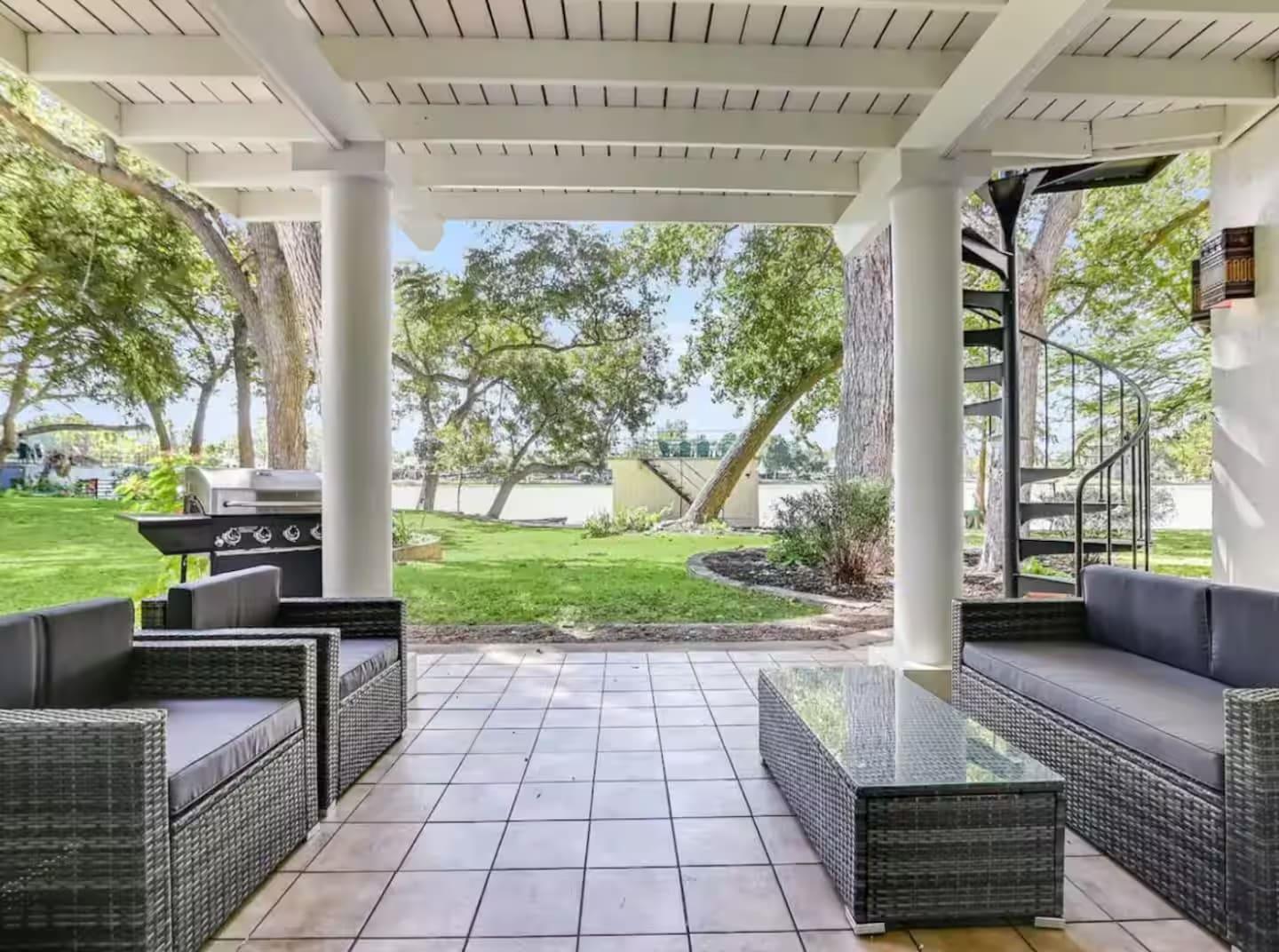 1263 Terminal Loop Rd, McQueeney, TX 78123