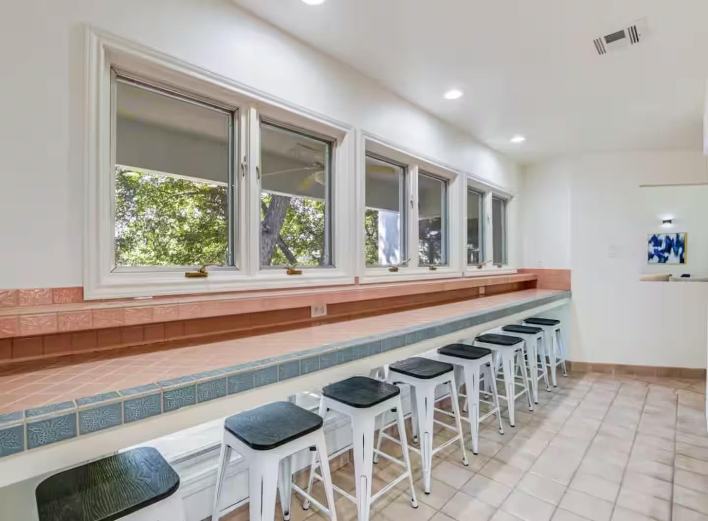 1263 Terminal Loop Rd, McQueeney, TX 78123