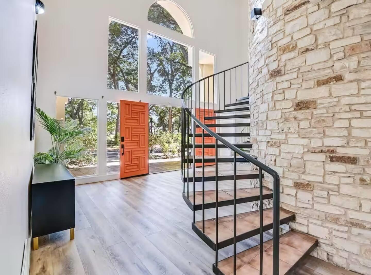 1263 Terminal Loop Rd, McQueeney, TX 78123