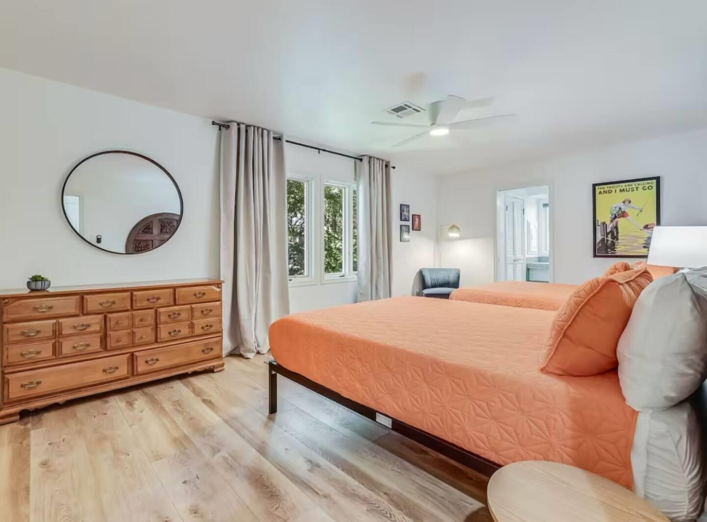 1263 Terminal Loop Rd, McQueeney, TX 78123