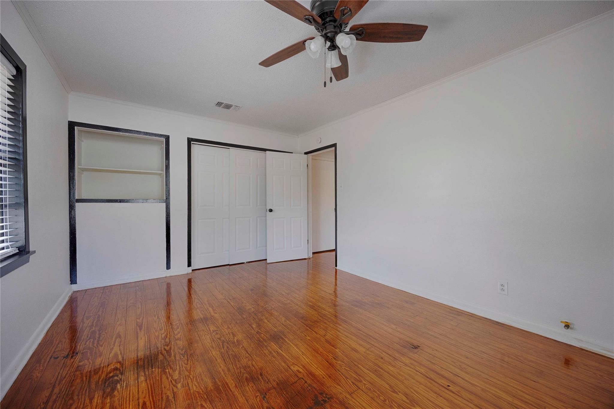 909 Eilers St, Schulenburg, TX 78956