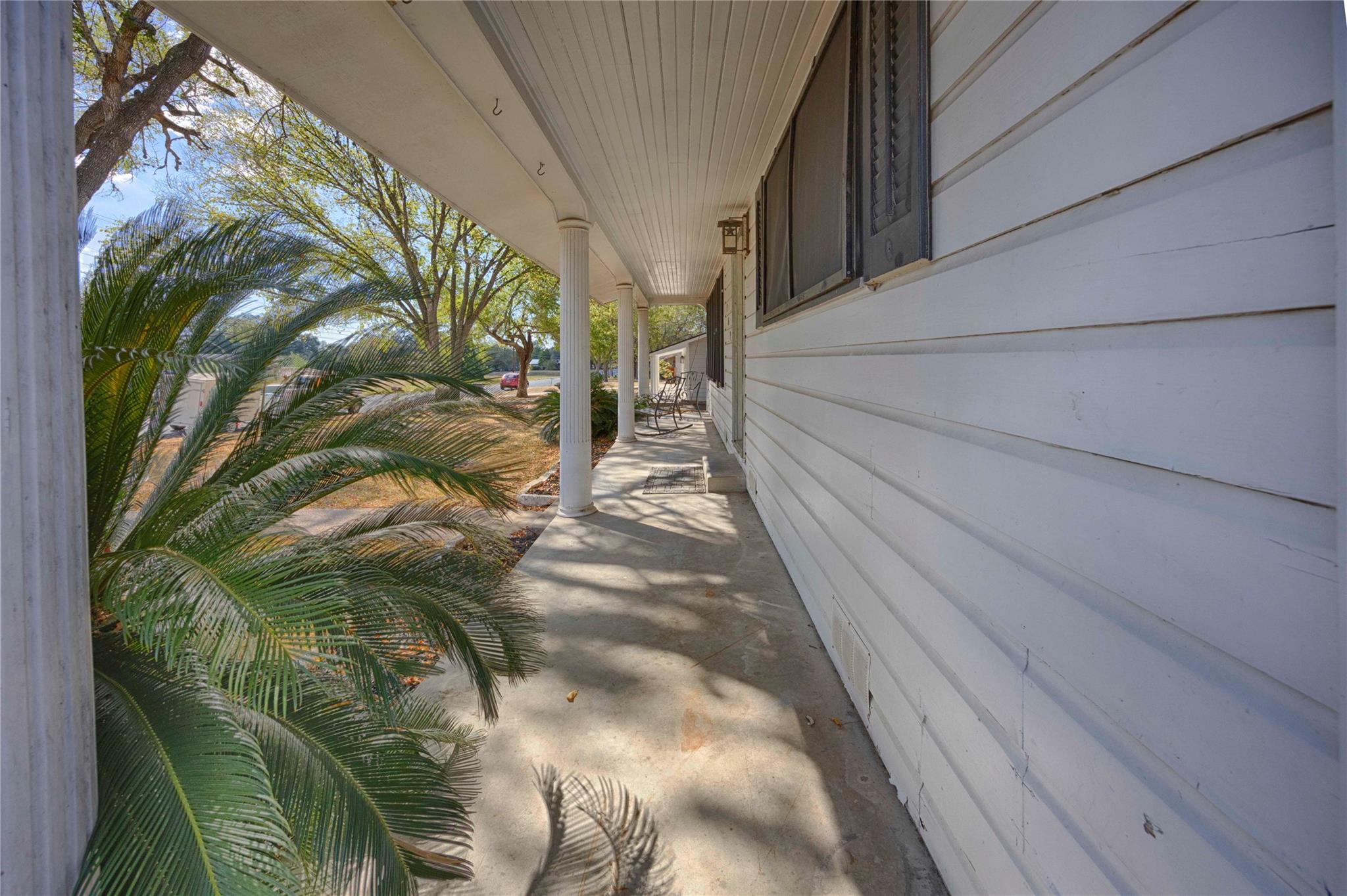 909 Eilers St, Schulenburg, TX 78956