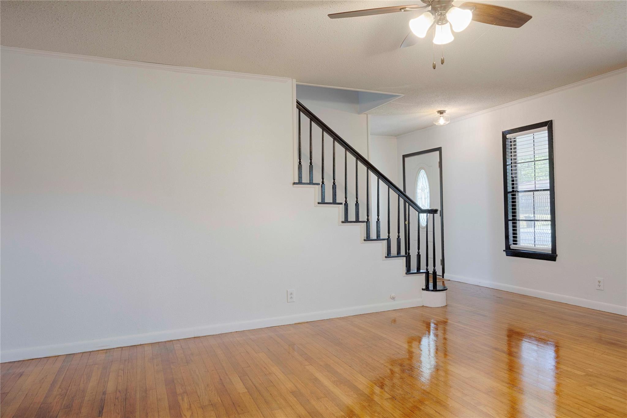 909 Eilers St, Schulenburg, TX 78956