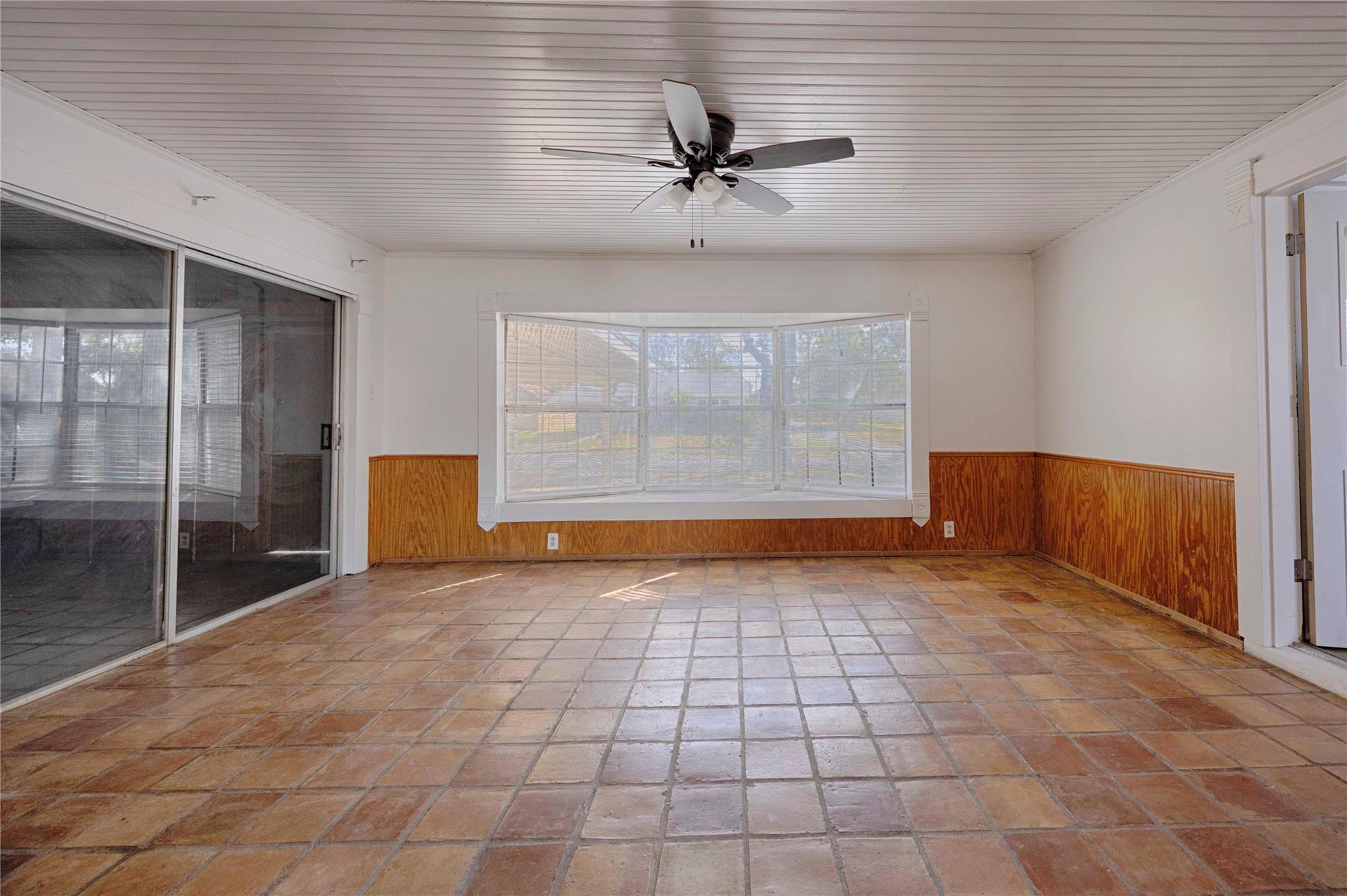 909 Eilers St, Schulenburg, TX 78956