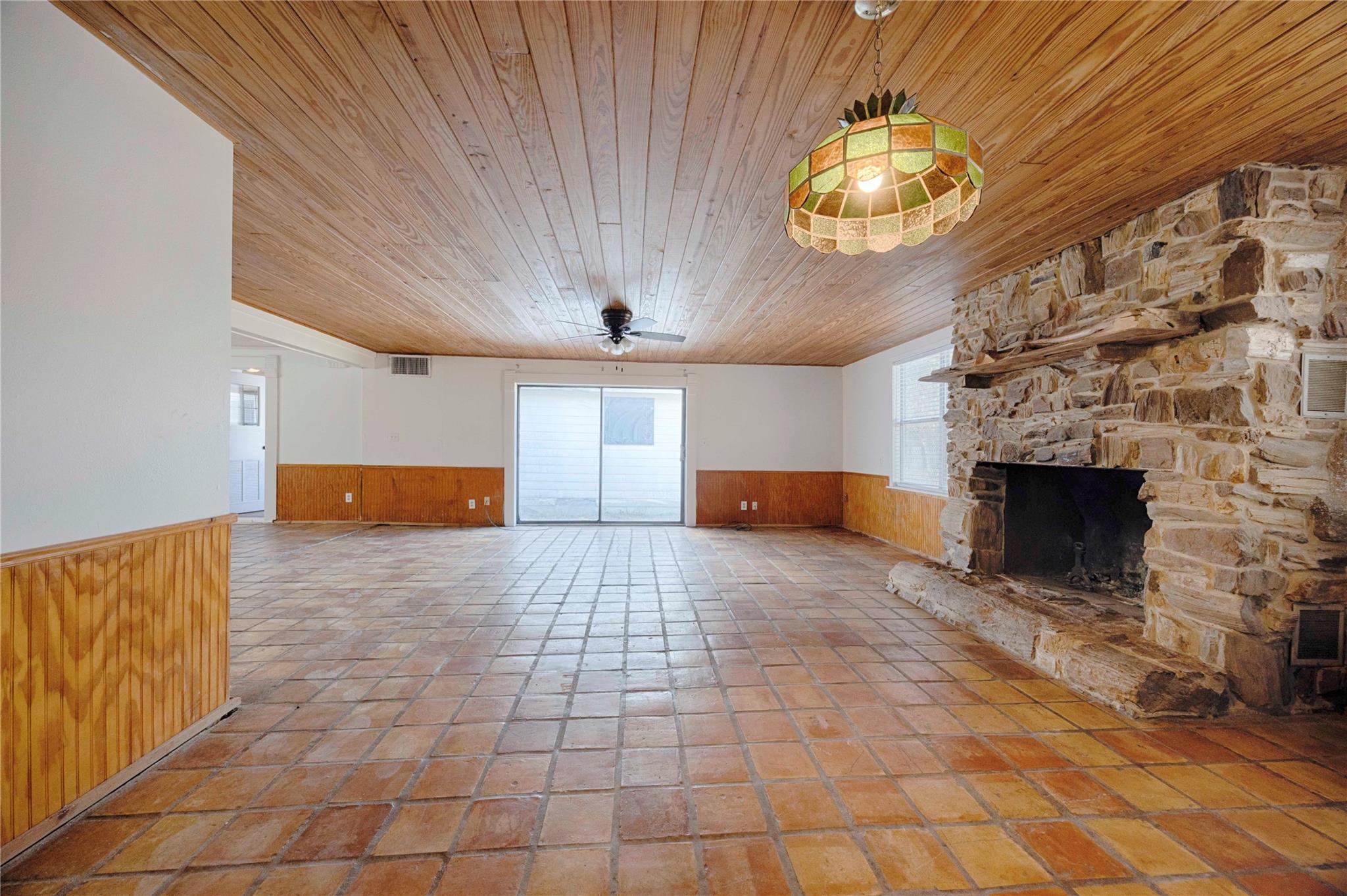 909 Eilers St, Schulenburg, TX 78956