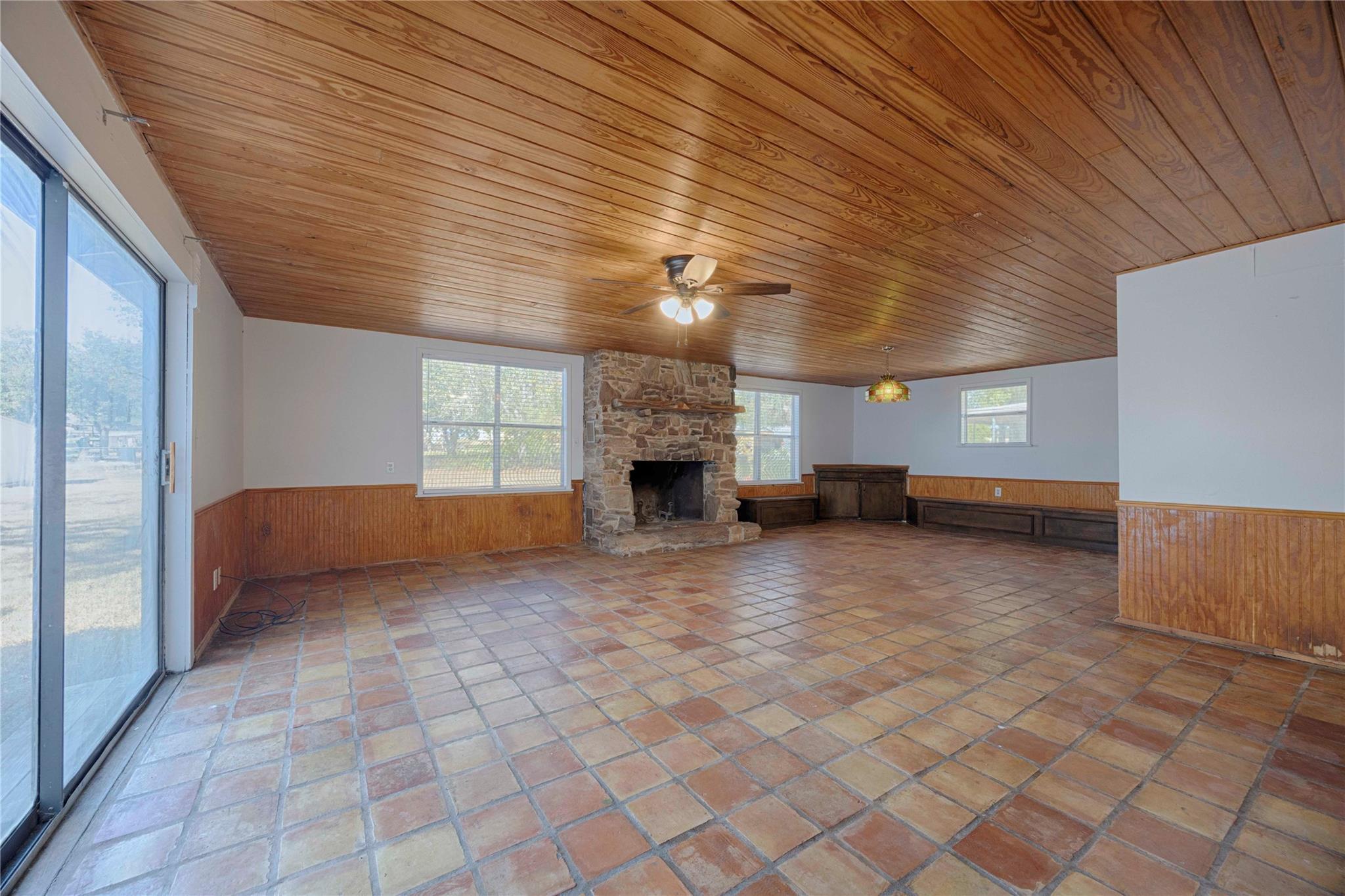 909 Eilers St, Schulenburg, TX 78956