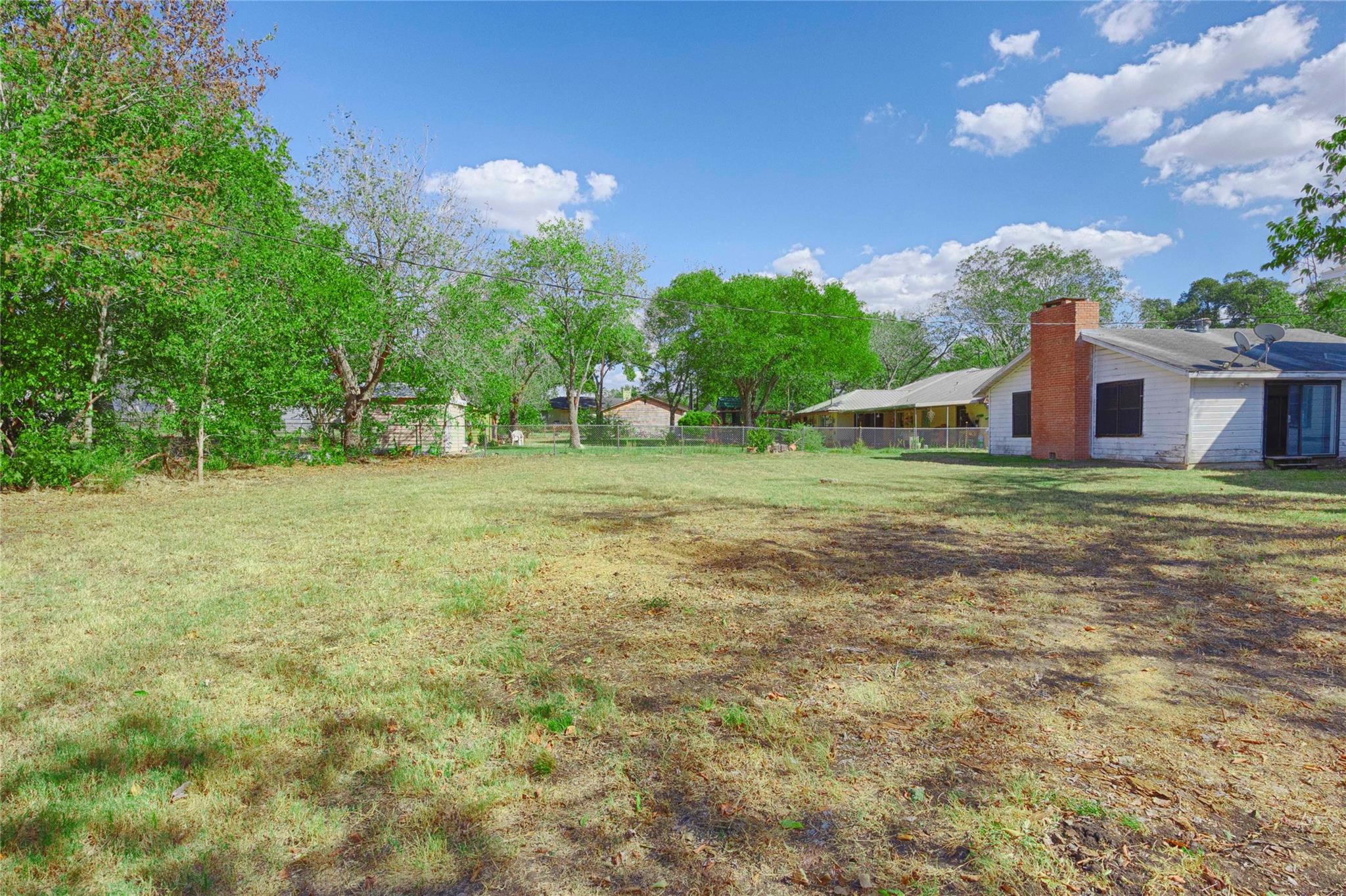 909 Eilers St, Schulenburg, TX 78956