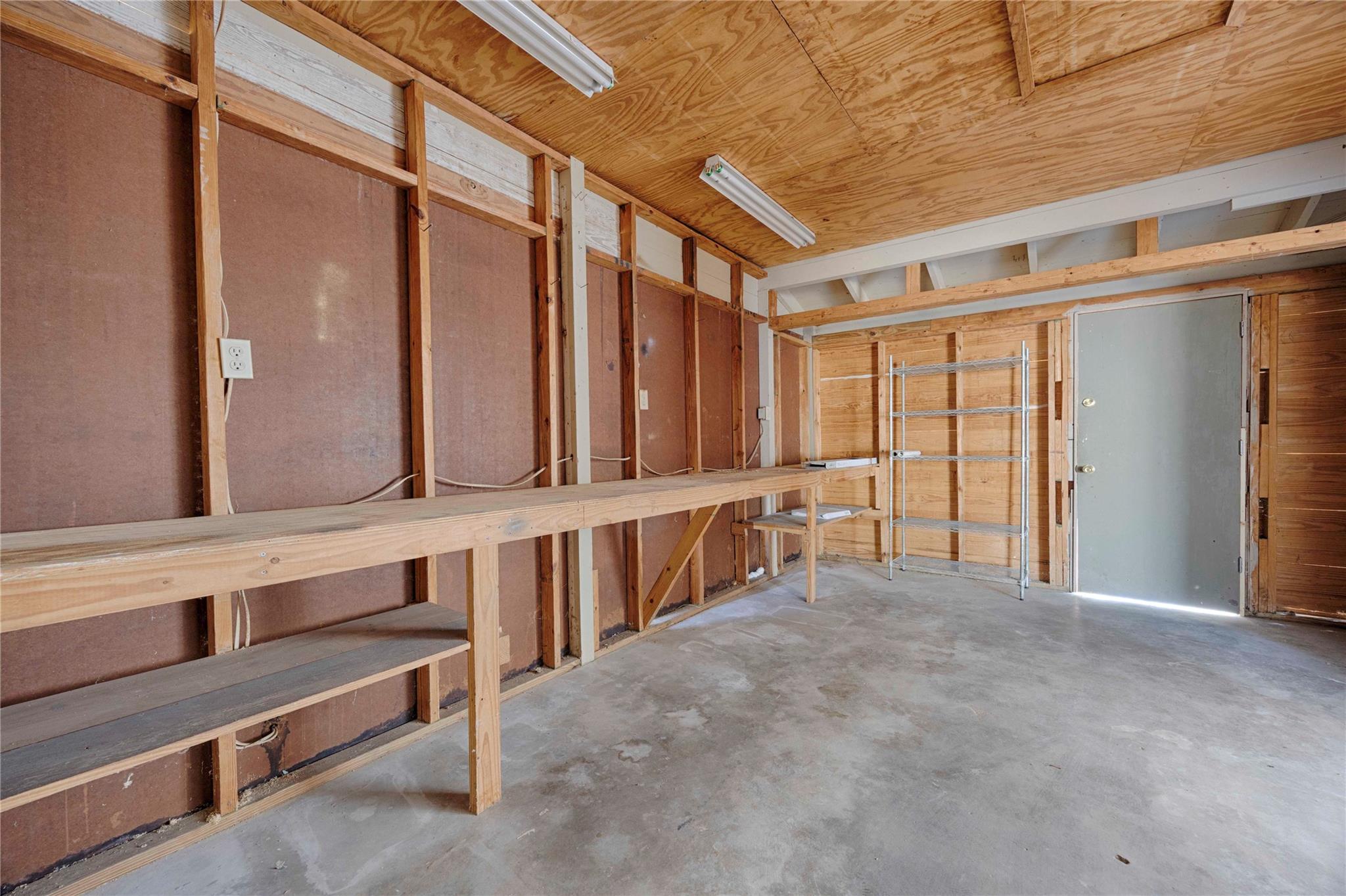 909 Eilers St, Schulenburg, TX 78956