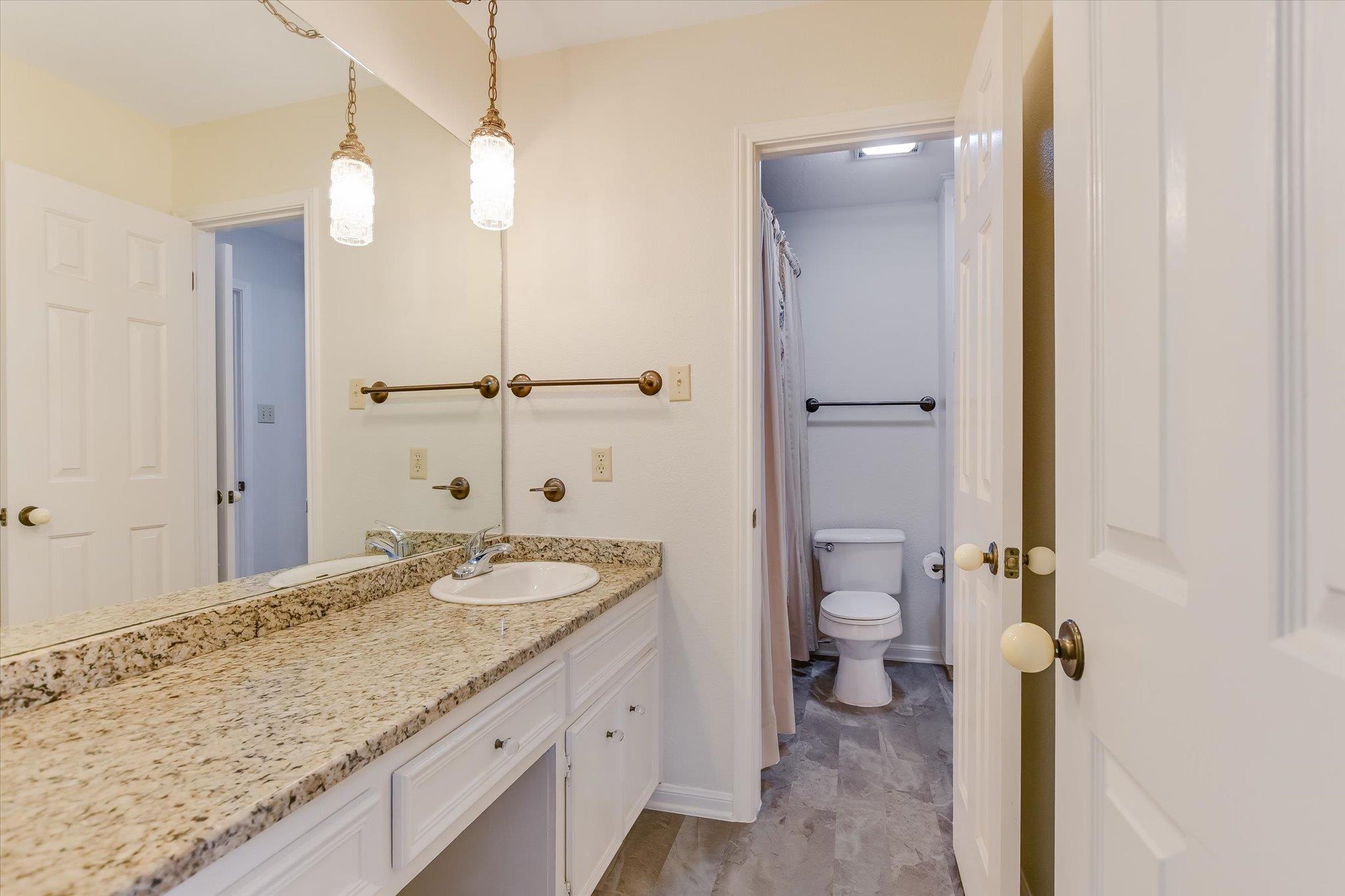 4615 Pinehurst Dr S # D, Austin, TX 78747