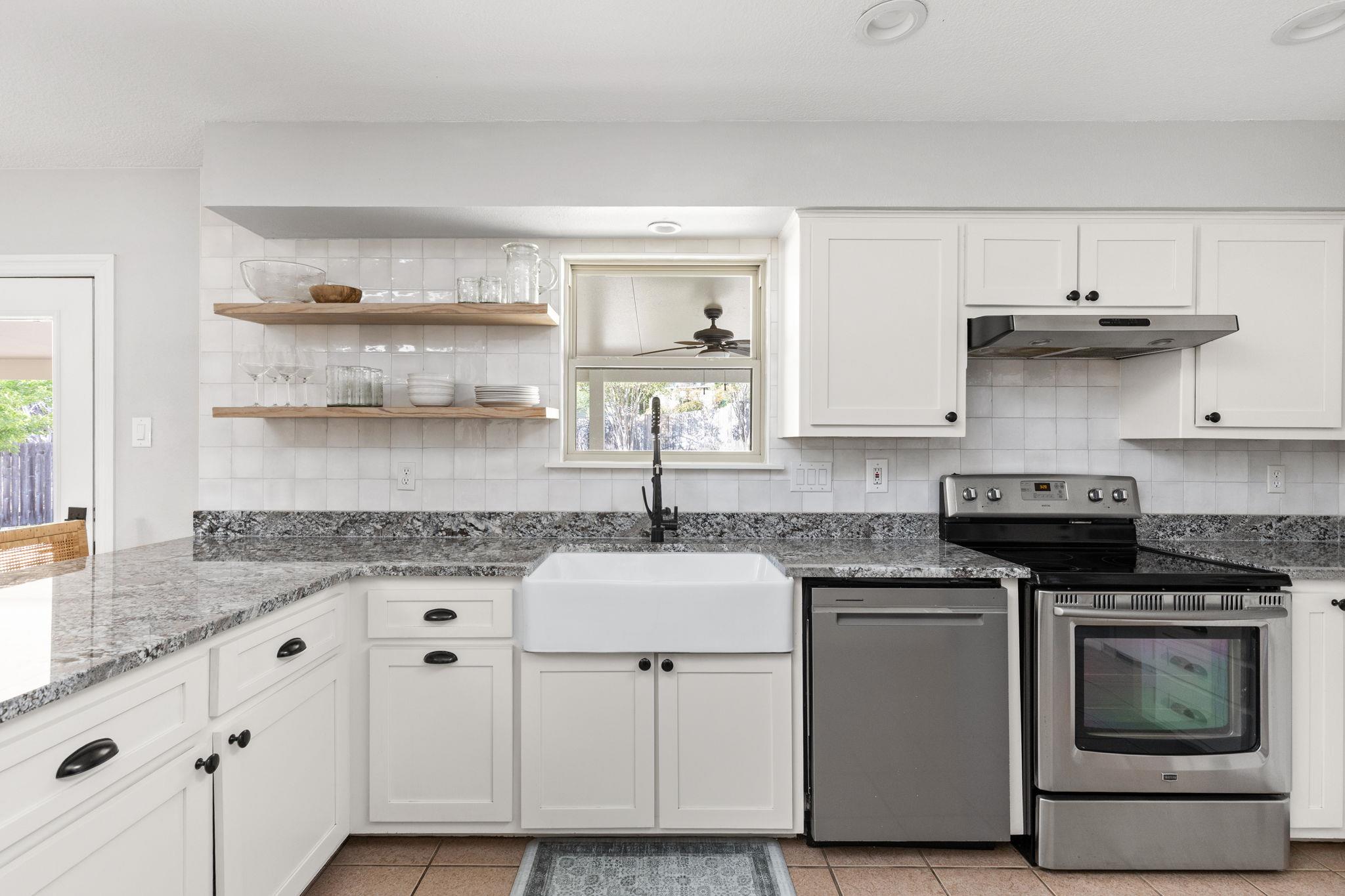 7008 Chinook Dr, Austin, TX 78736