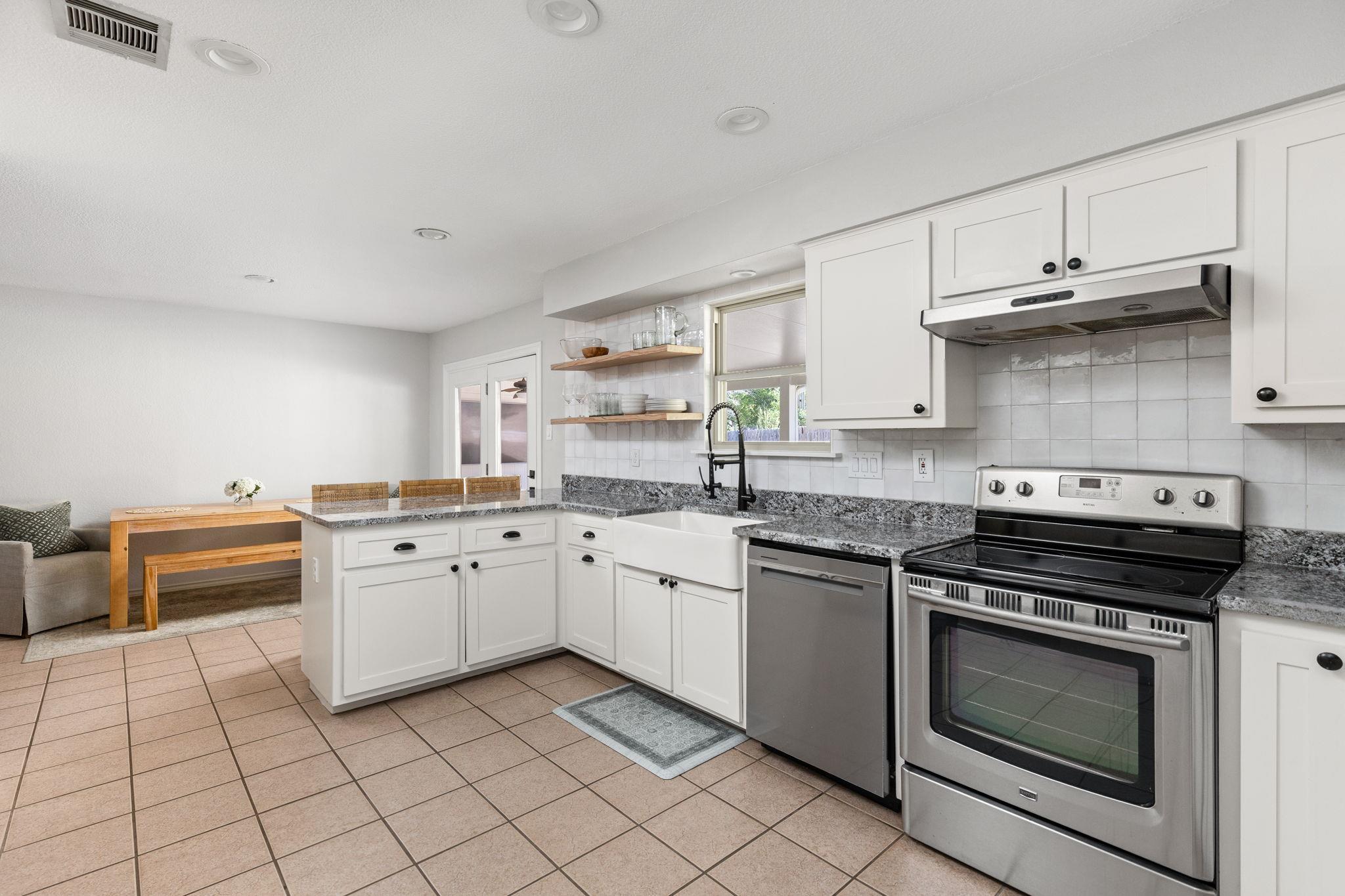 7008 Chinook Dr, Austin, TX 78736