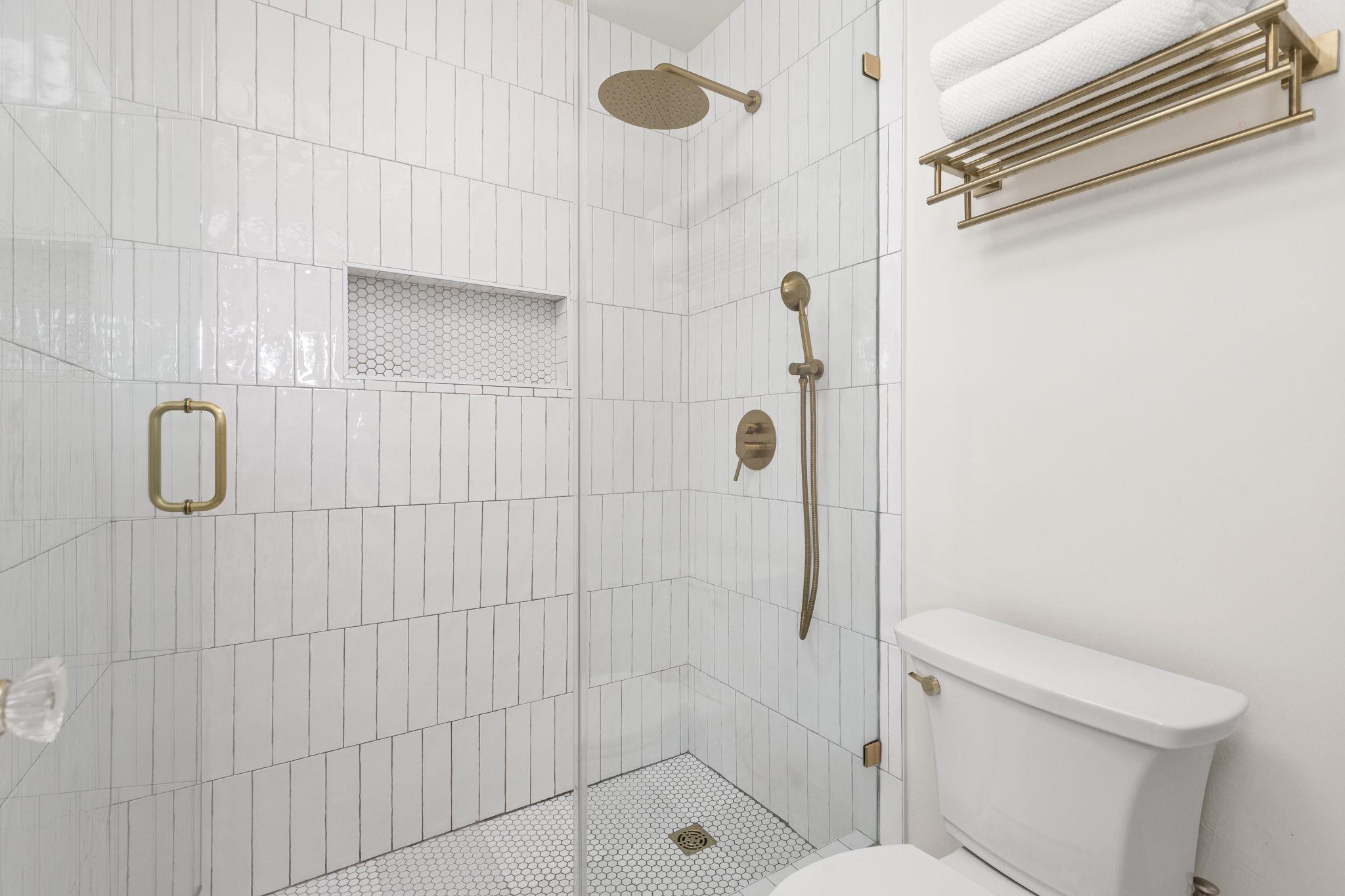 7008 Chinook Dr, Austin, TX 78736