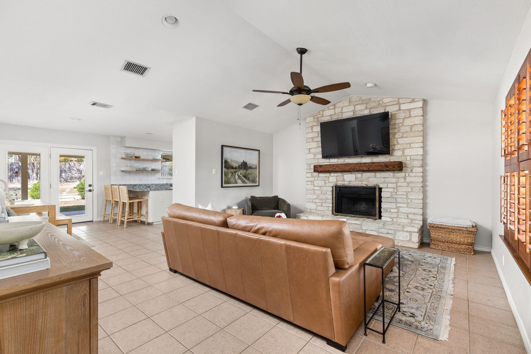 7008 Chinook Dr, Austin, TX 78736