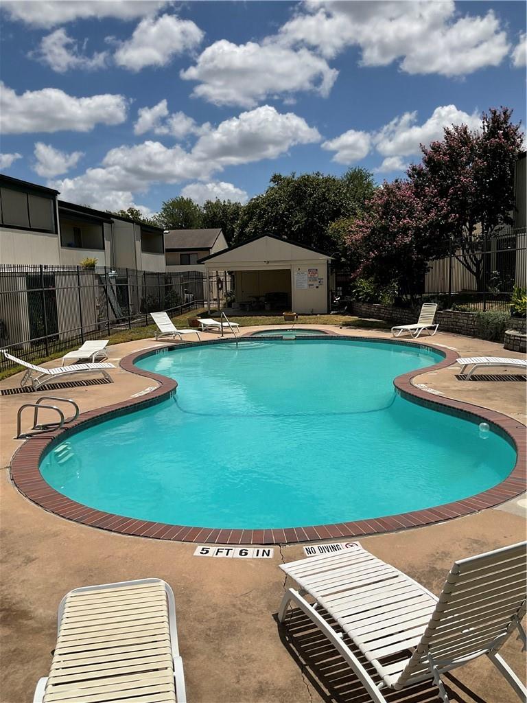 6718 Silvermine Dr # 704, Austin, TX 78736