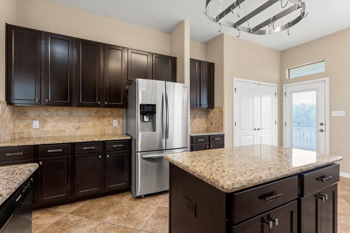 105 Keo Keo Ct, Bastrop, TX 78602