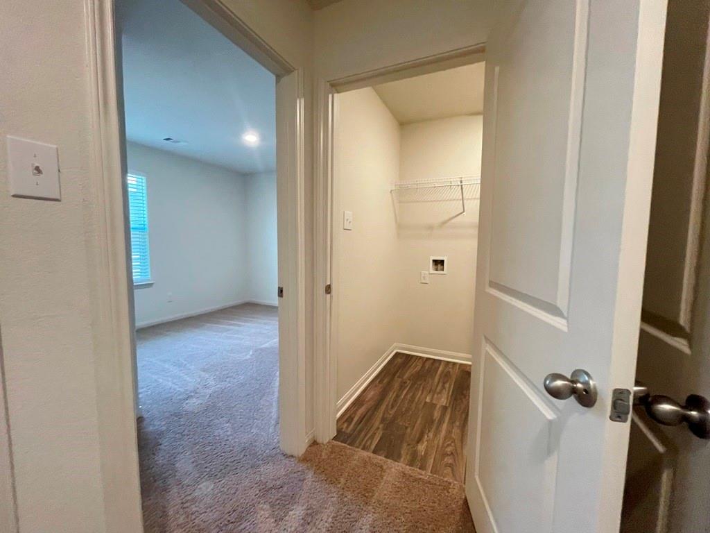 305 Crescent Park Dr, Jarrell, TX 76537